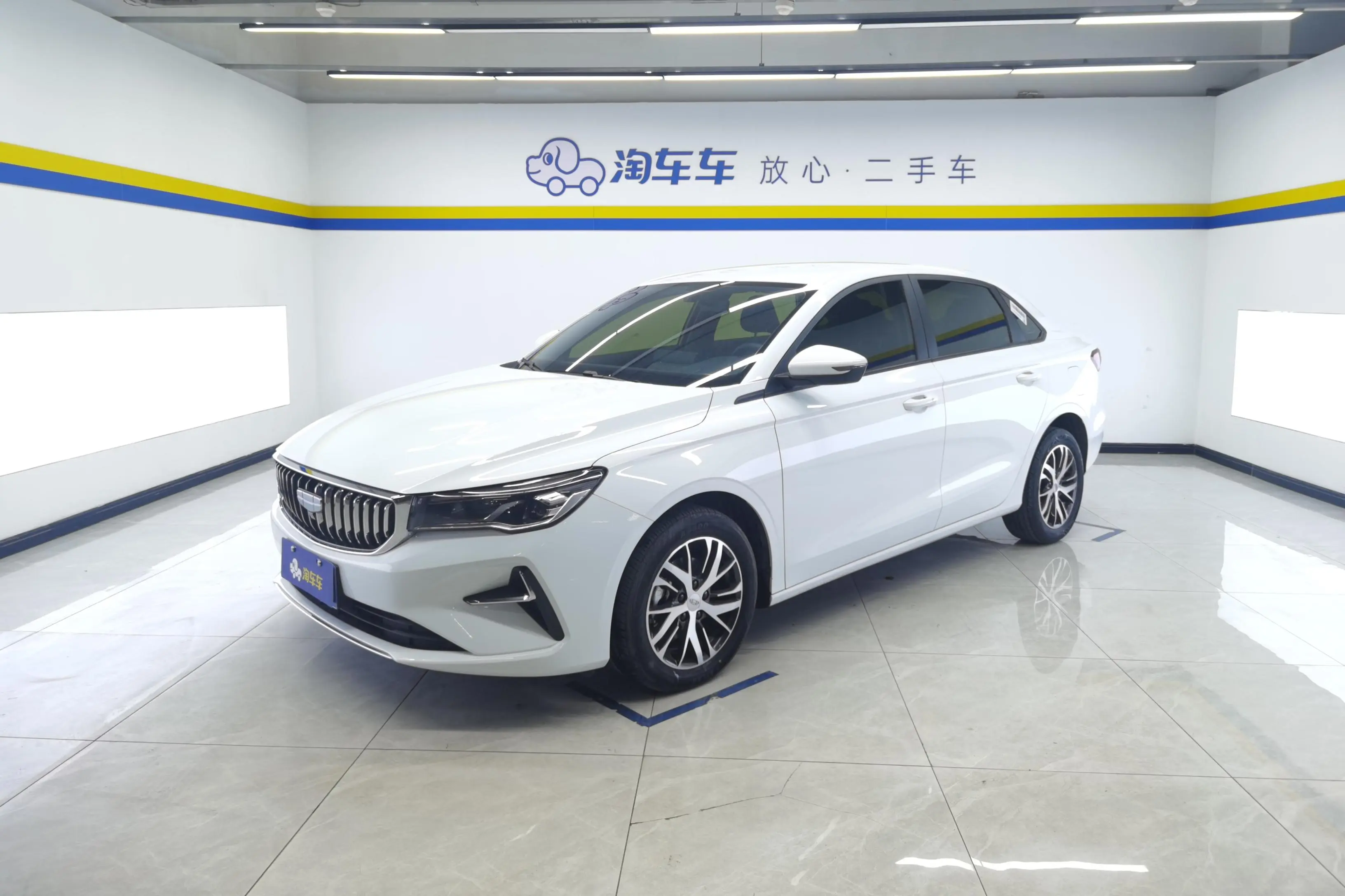 Geely Emgrand  из Китая