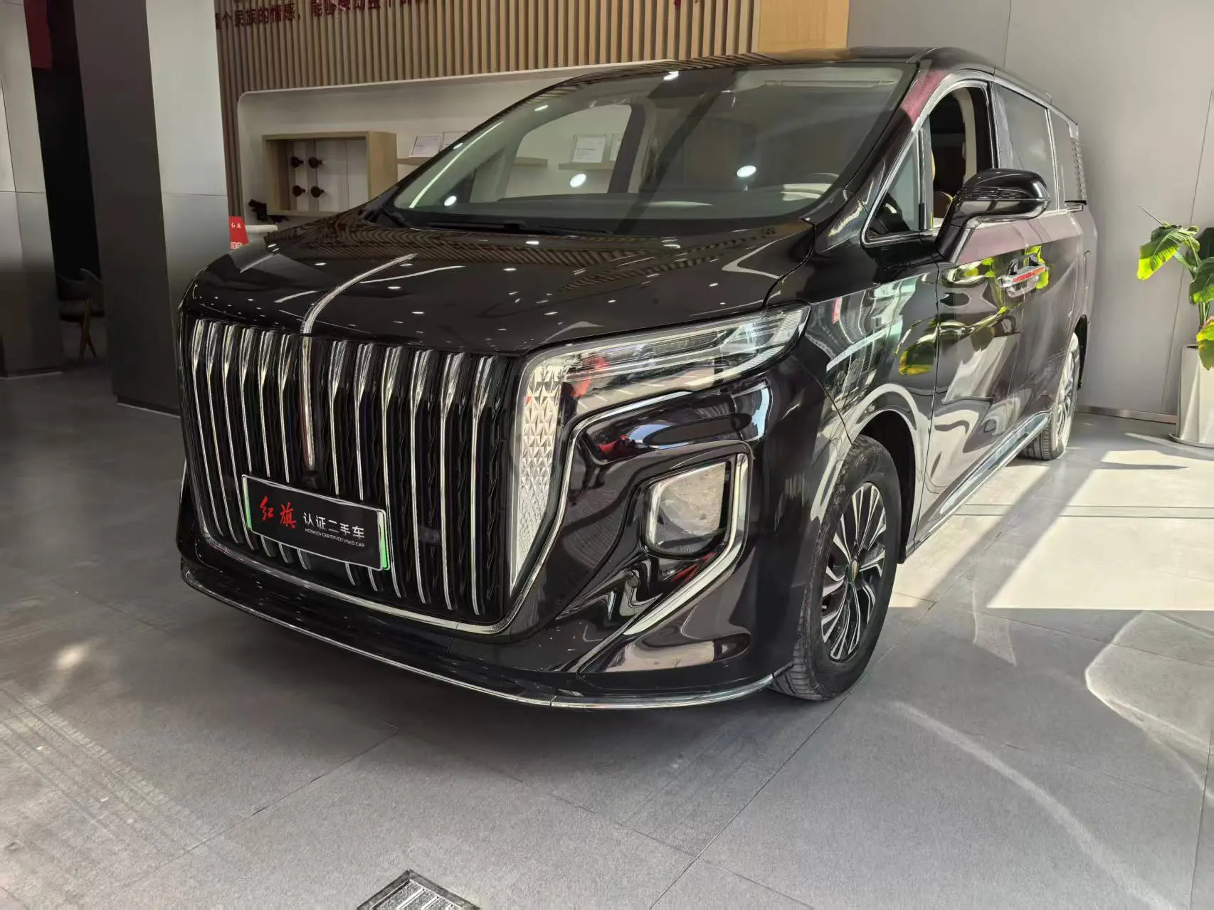 Hongqi HQ9 PHEV  из Китая