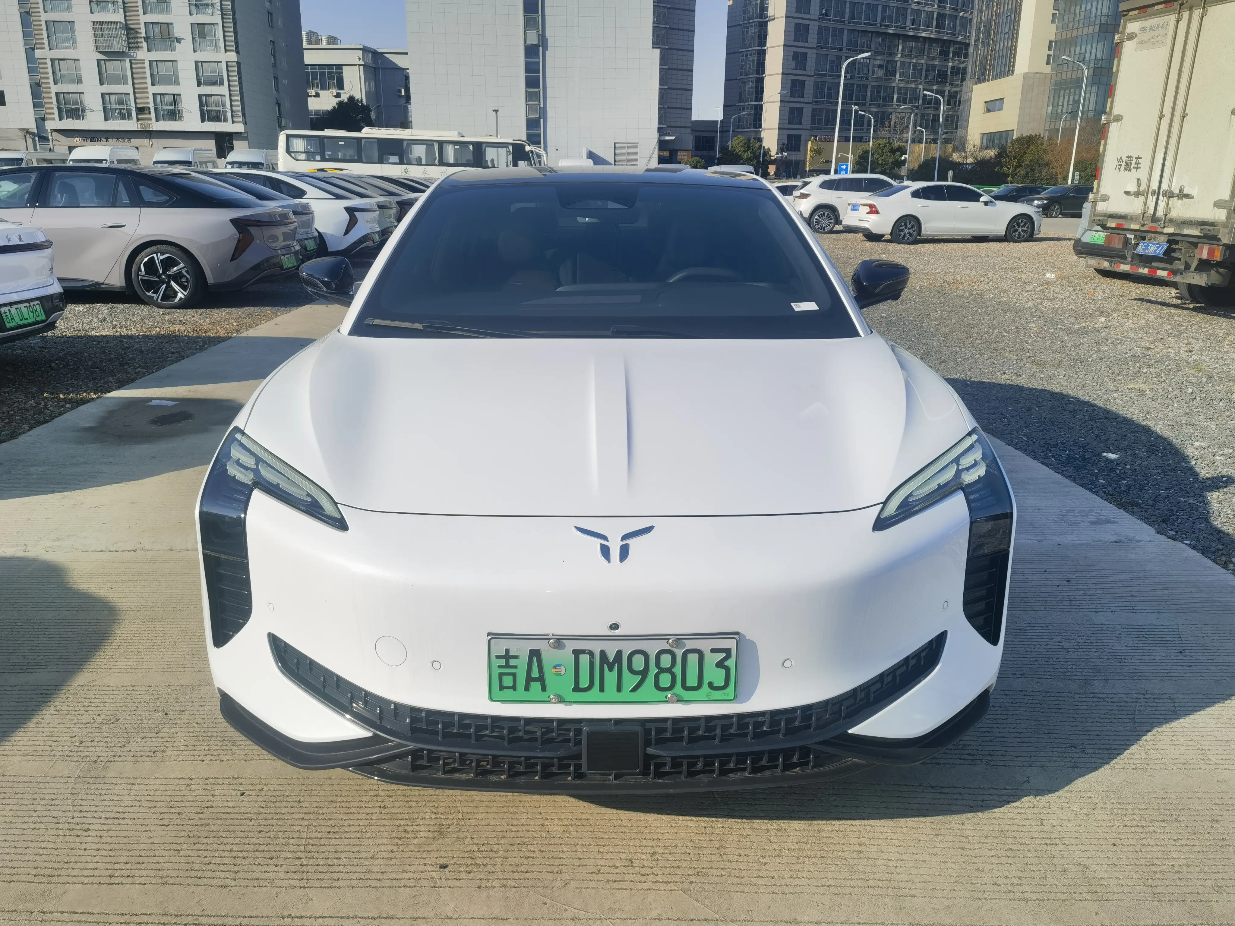 Hongqi EH7  из Китая