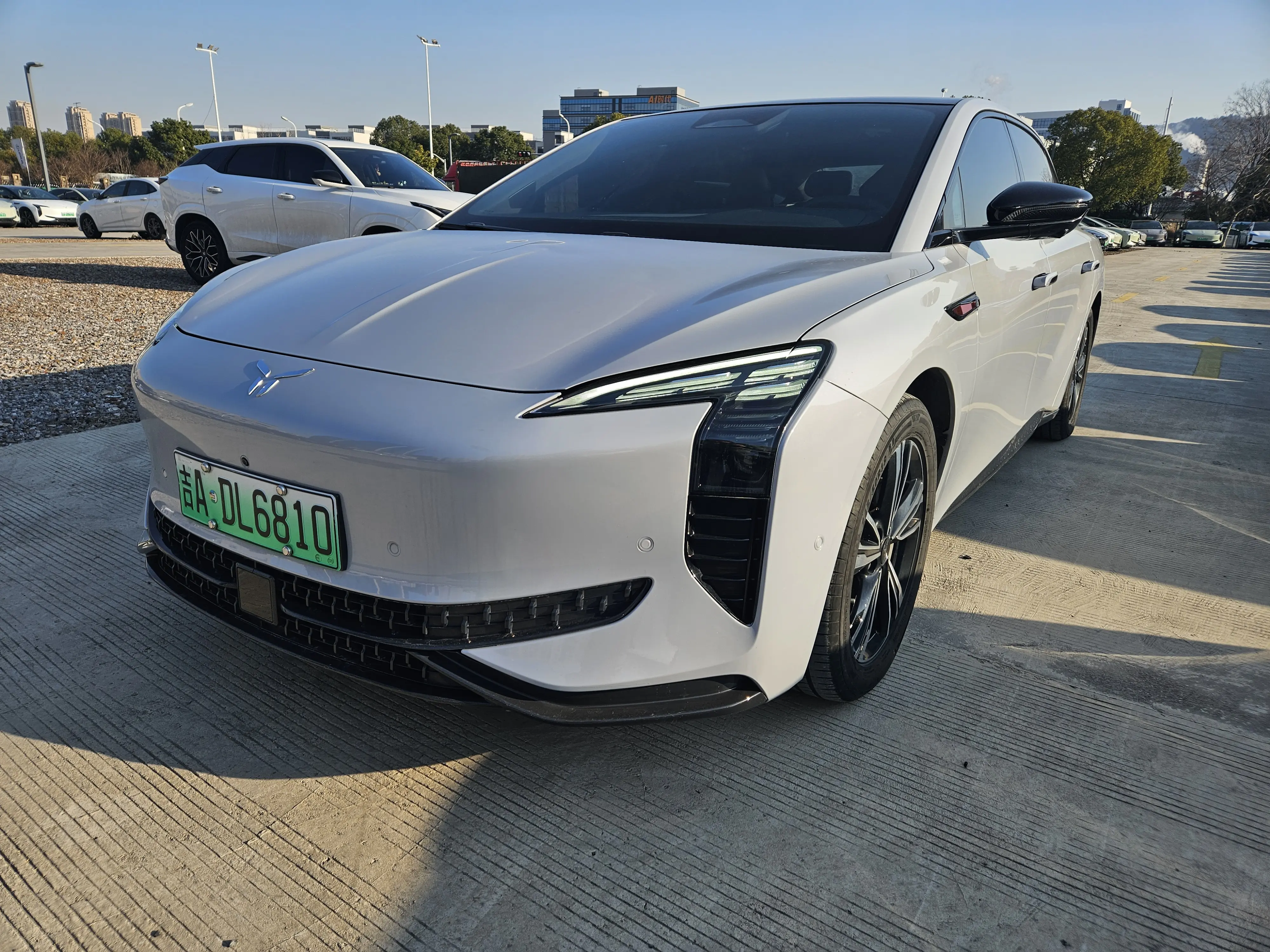 Hongqi EH7  из Китая