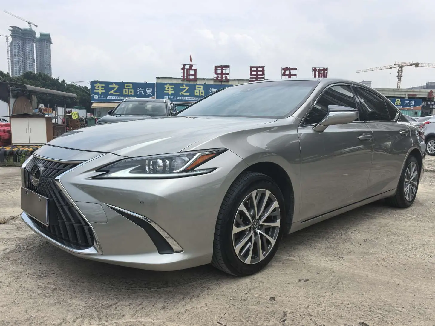 Lexus ES