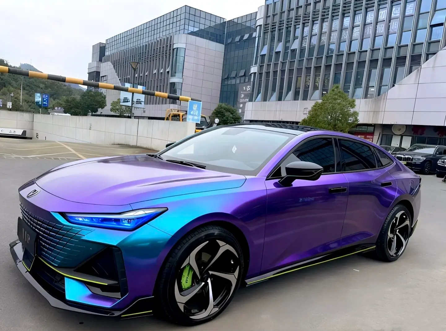 Changan UNI-V  из Китая