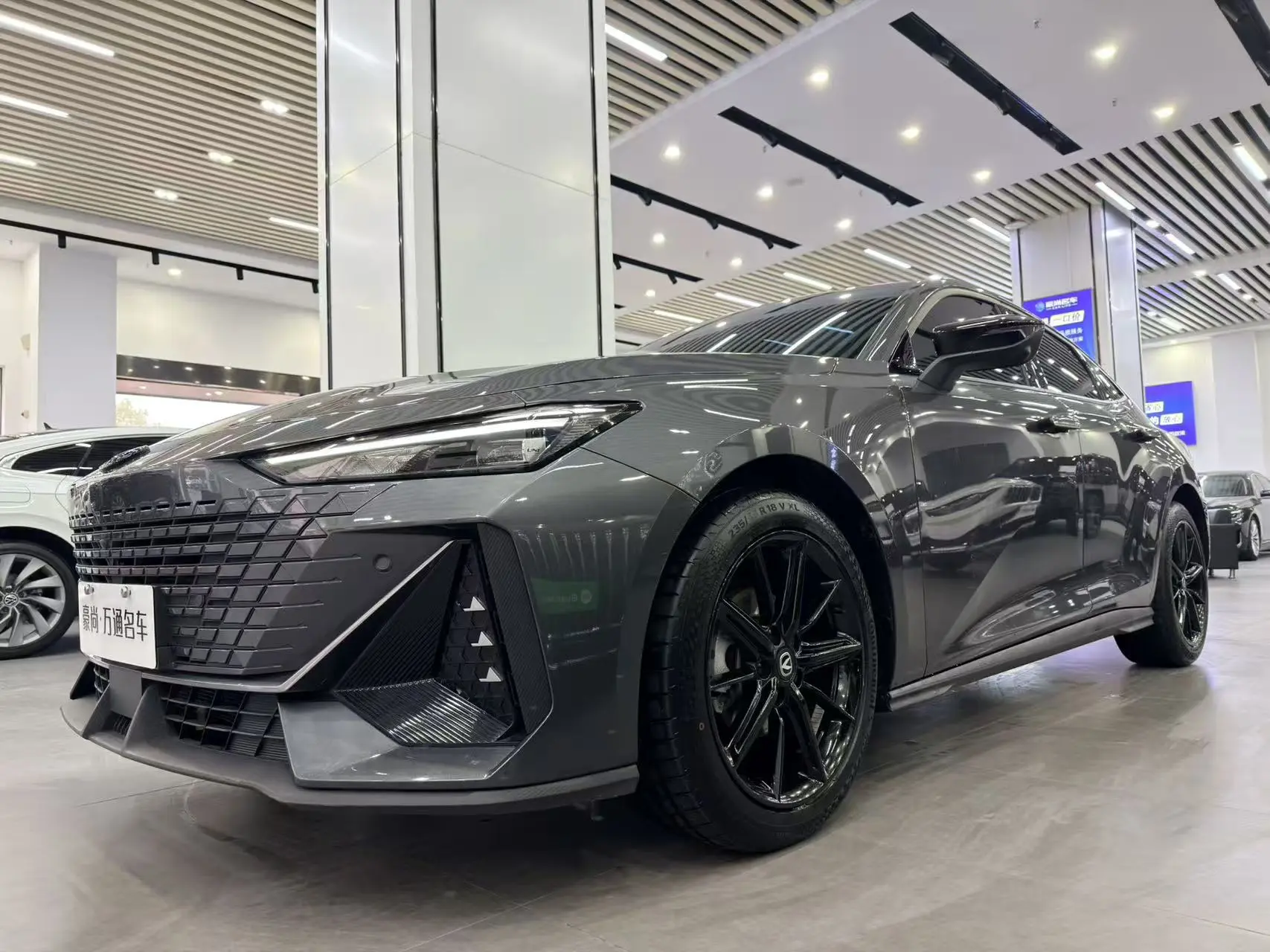 Changan UNI-V  из Китая