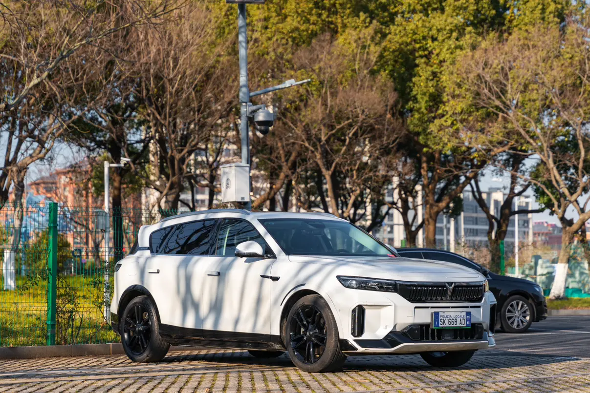 Voyah Lantu FREE  из Китая