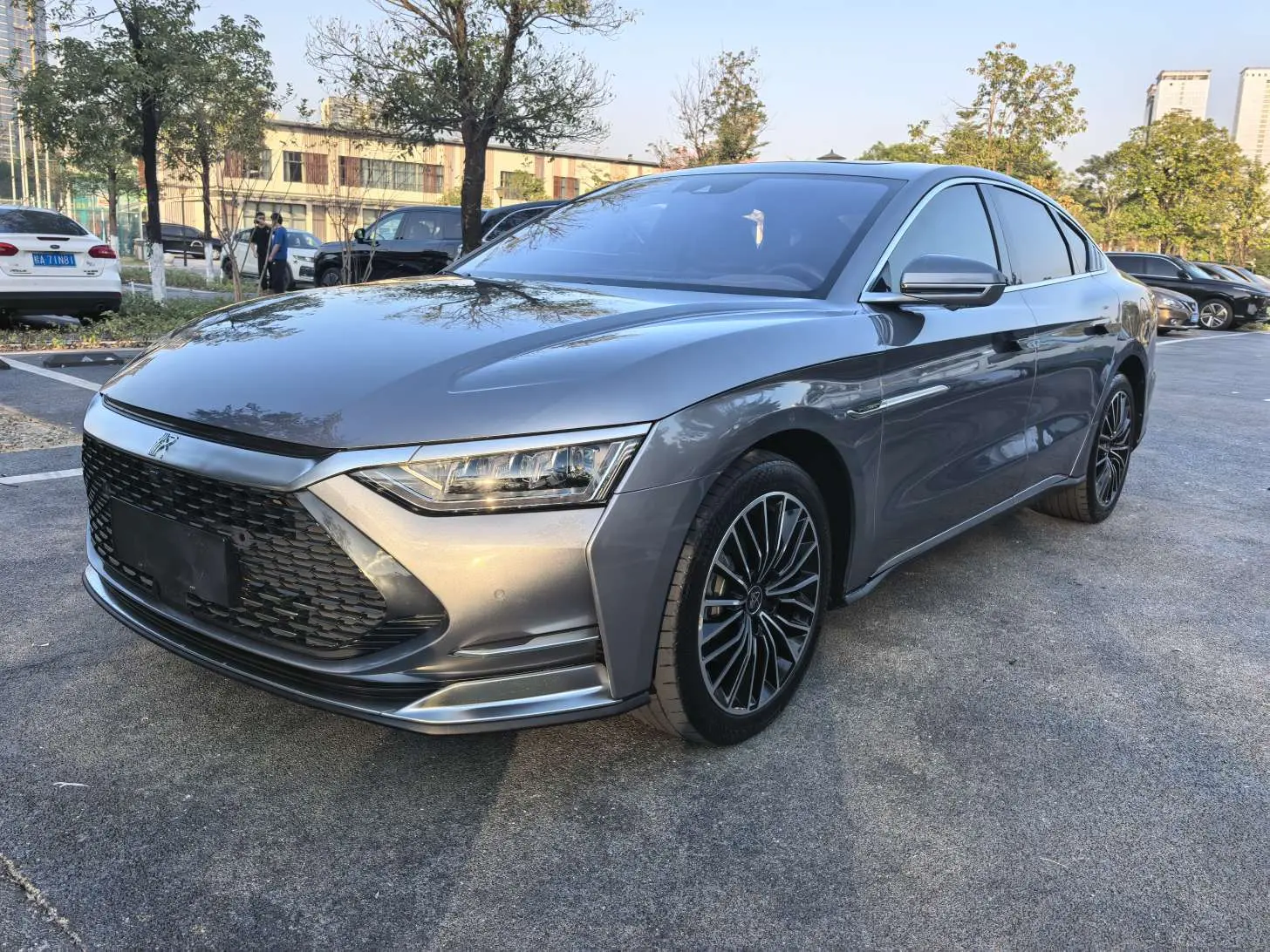 BYD HAN DM  из Китая