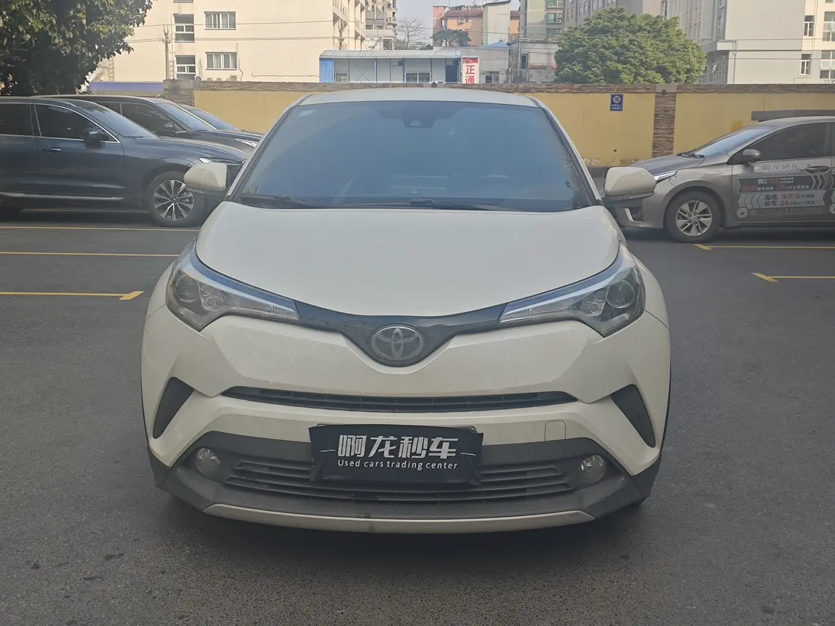 Toyota C-HR Hybrid (Yize IZOA)  из Китая