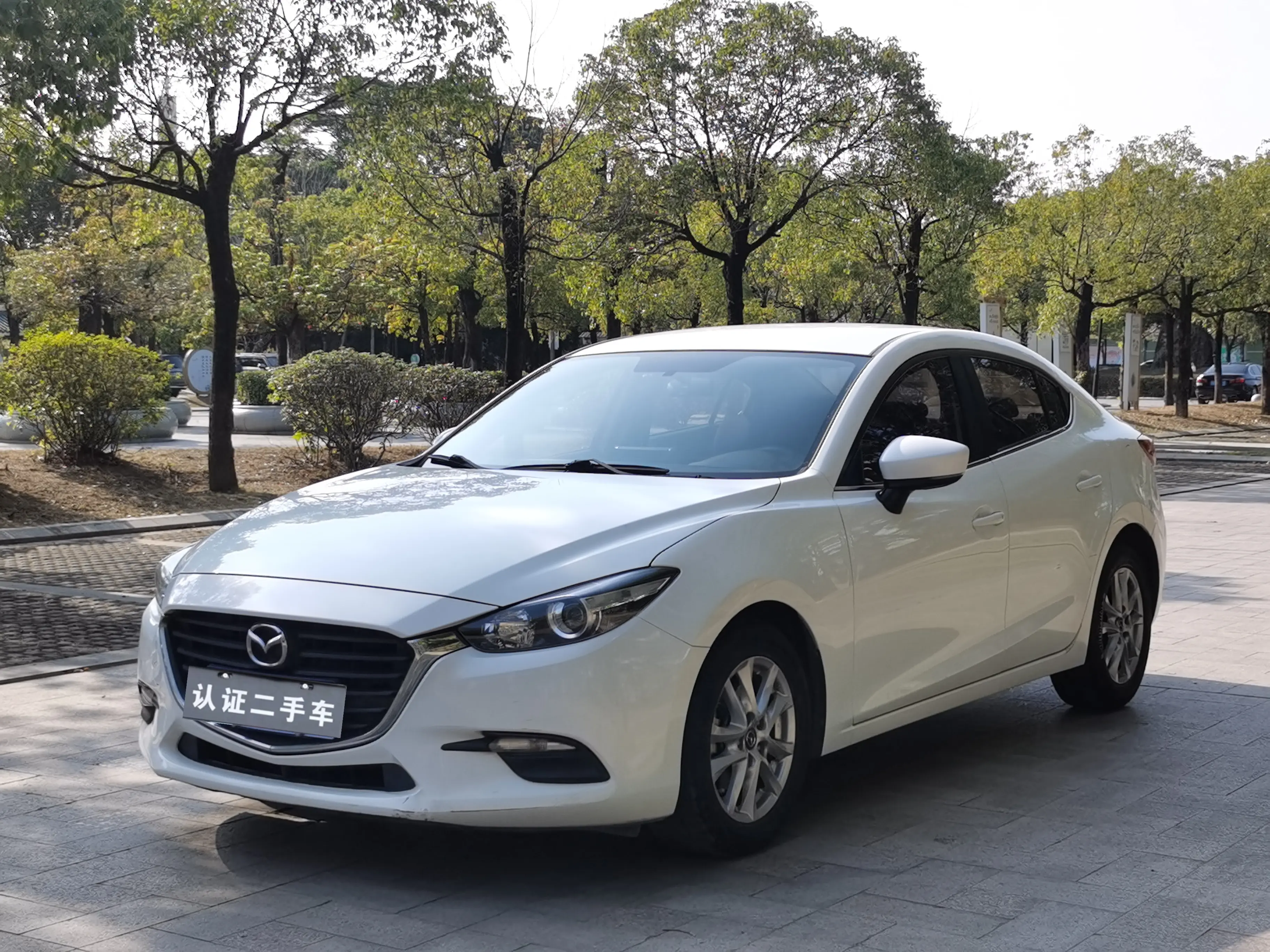 Mazda Axela (Mazda3)  из Китая