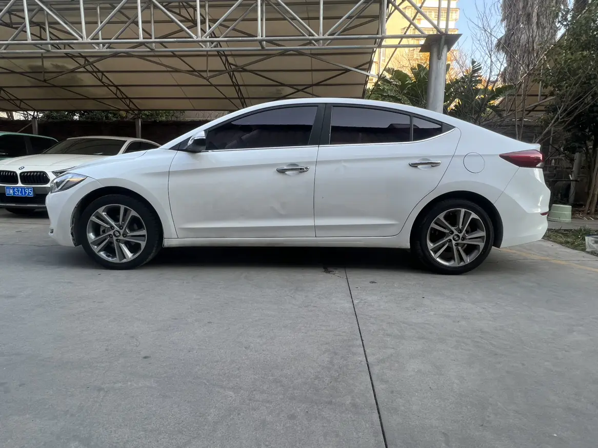 Hyundai Lead