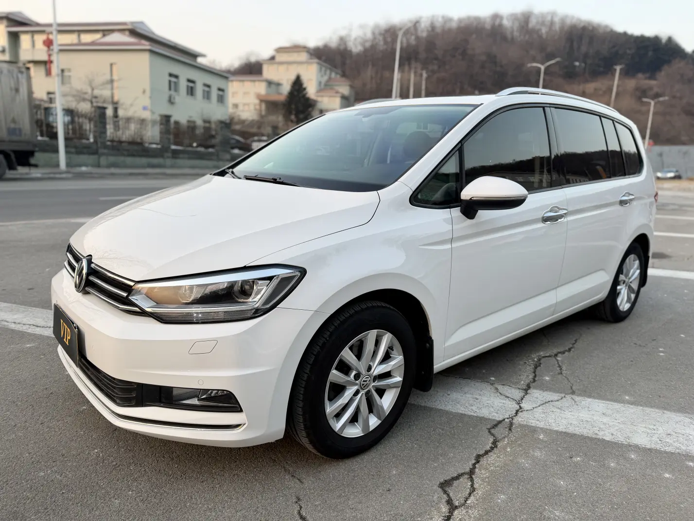 Volkswagen Touran L  из Китая