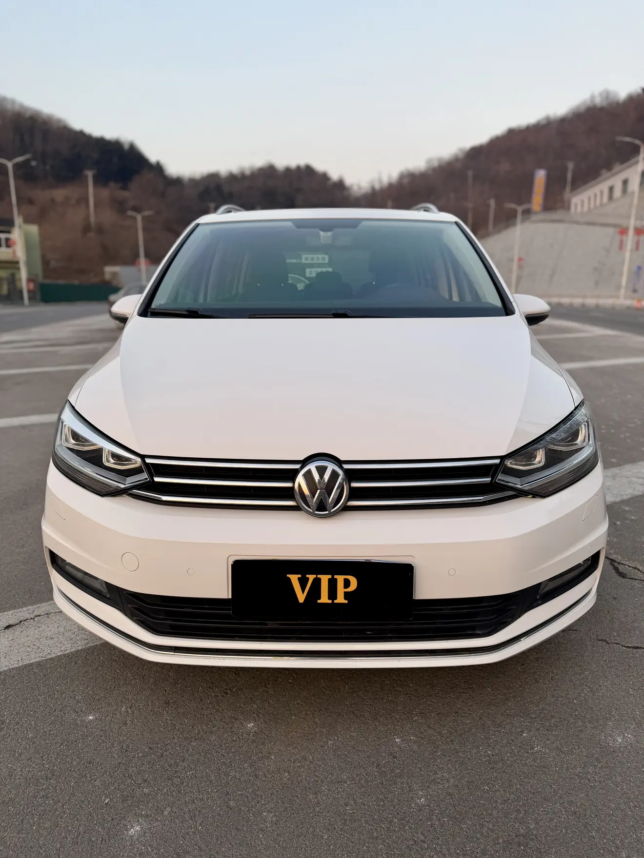 Volkswagen Touran L  из Китая
