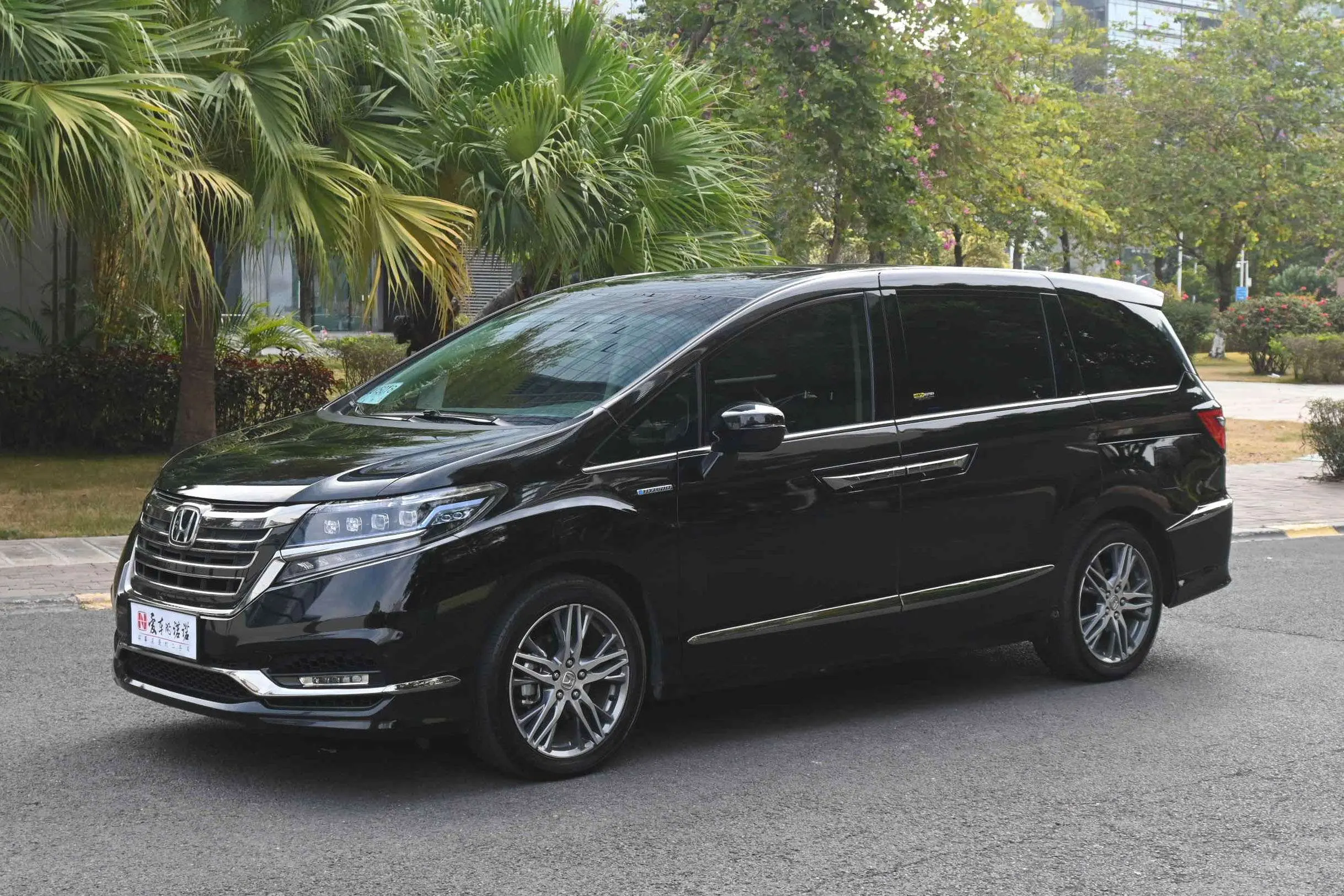 Honda Elysion (Alison)  из Китая