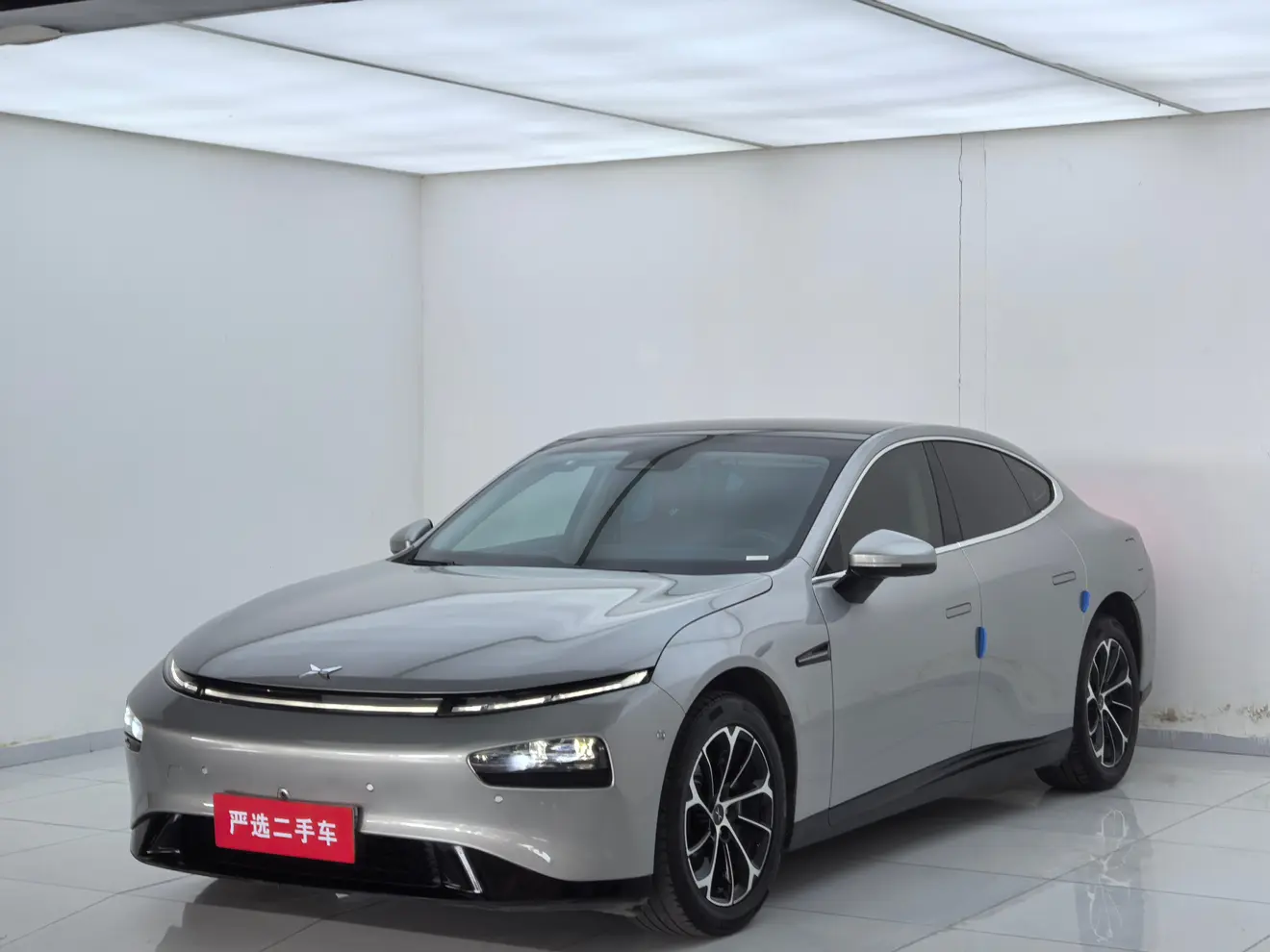 Xpeng P7  из Китая