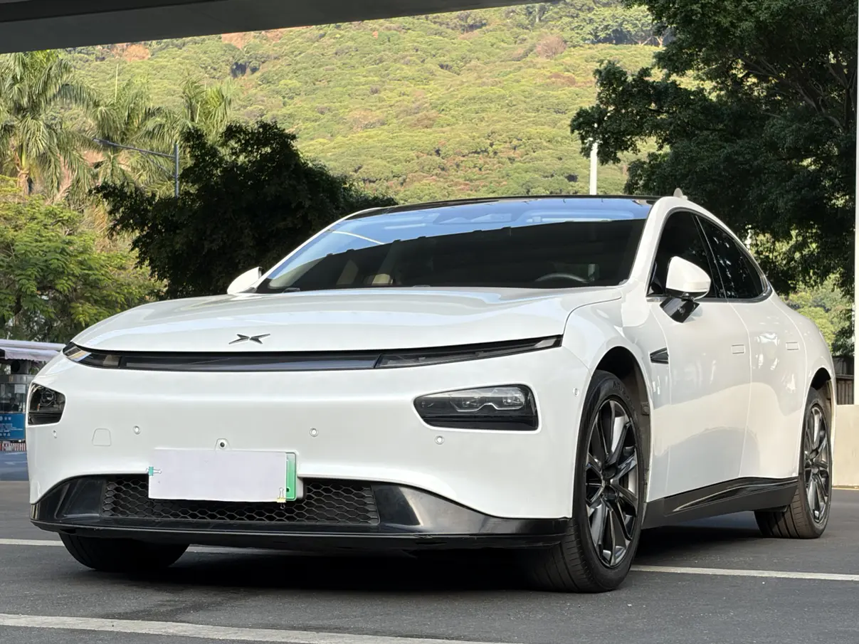 Xpeng P7  из Китая