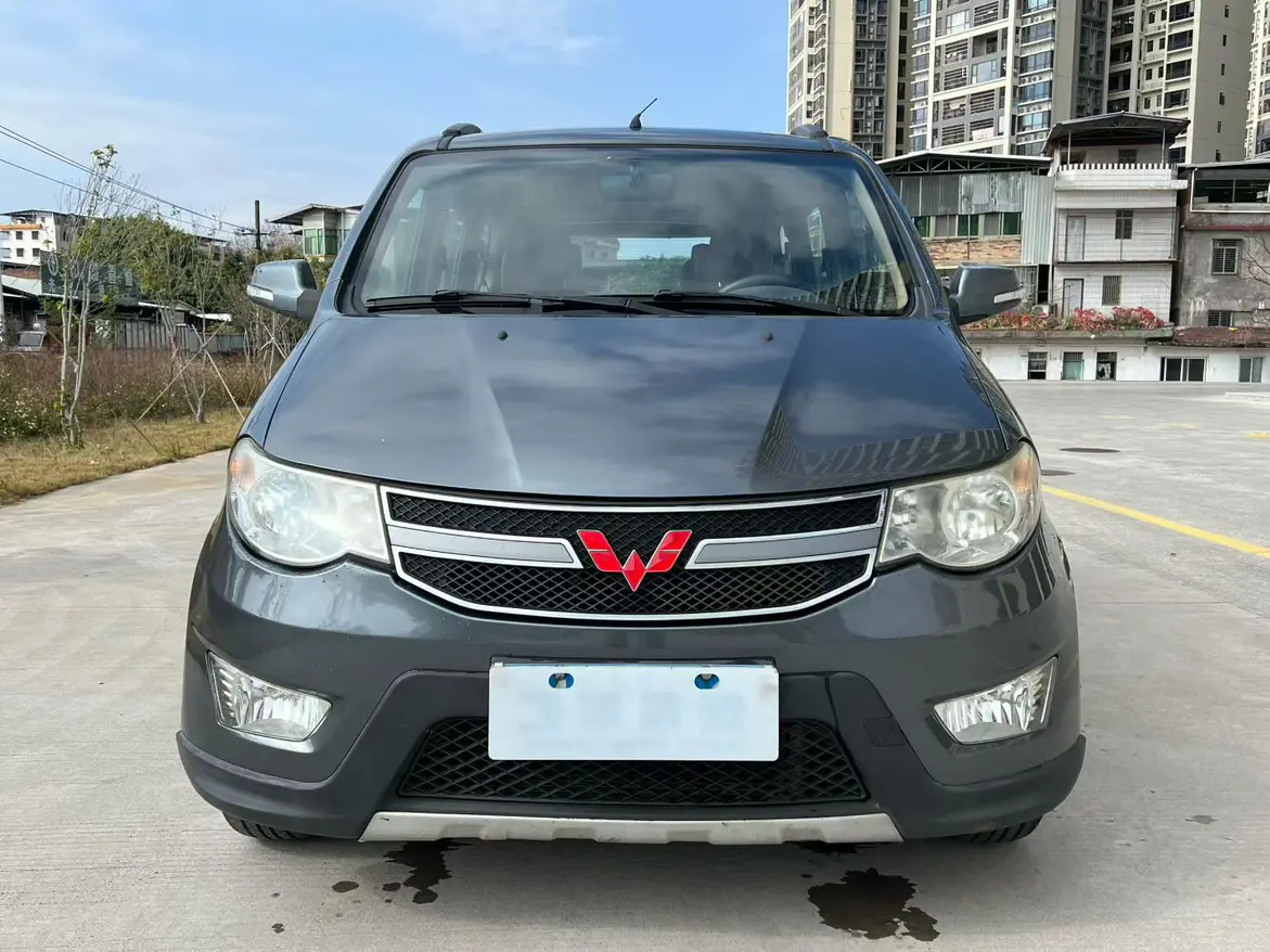 Wuling Hongguang  из Китая