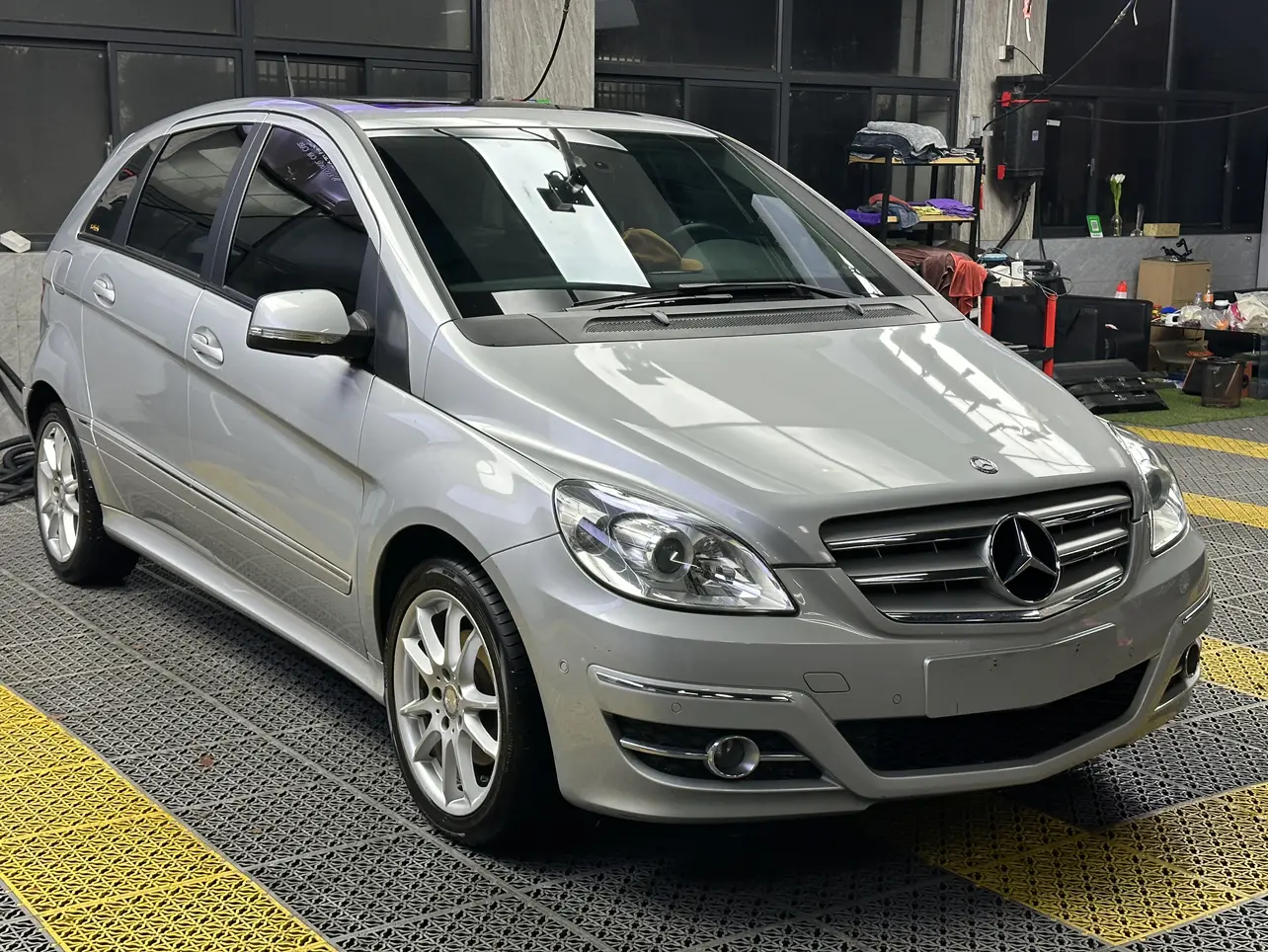 Mercedes-Benz Mercedes Benz B Class  из Китая