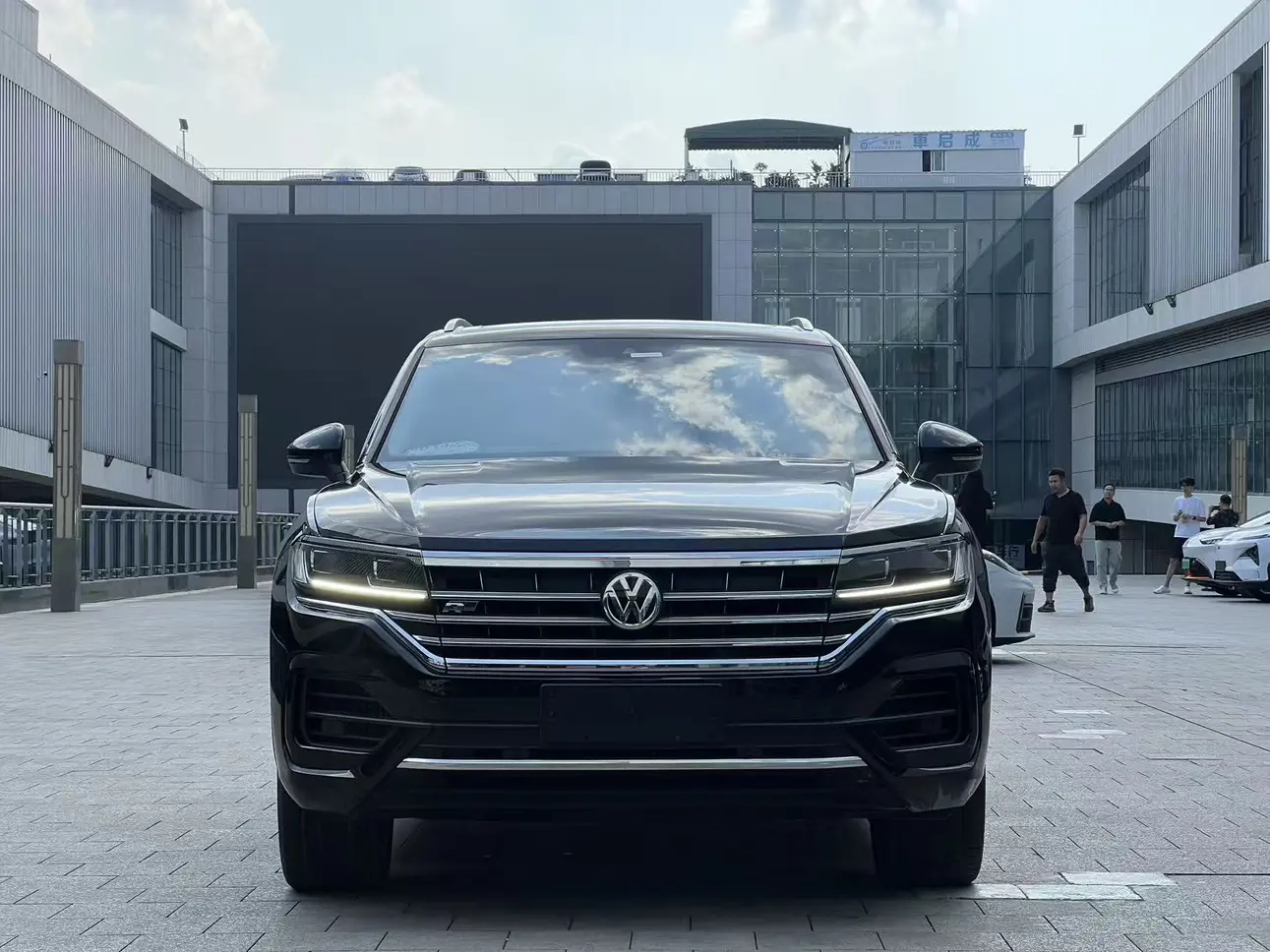 Volkswagen Touareg  из Китая
