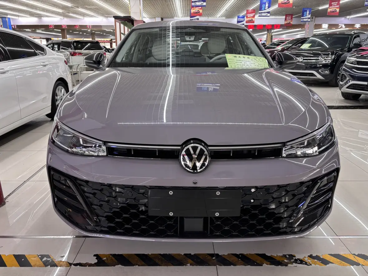 Volkswagen Passat  из Китая