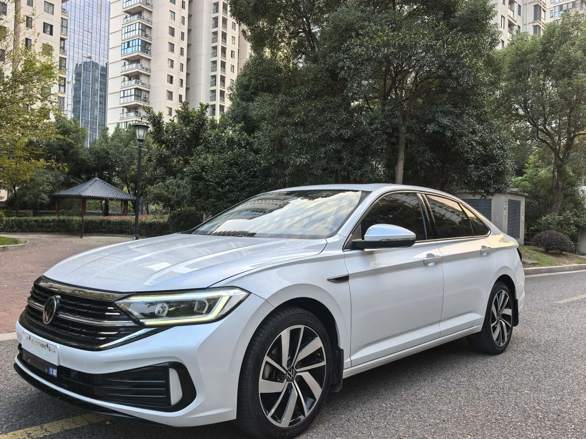 Volkswagen Sagitar  из Китая