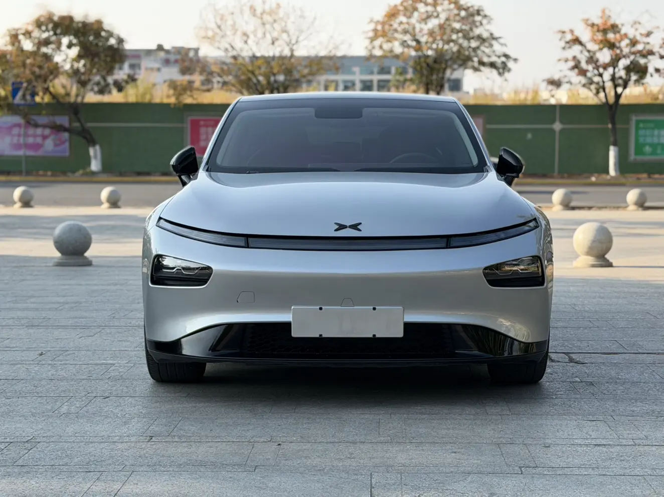 Xpeng P7  из Китая