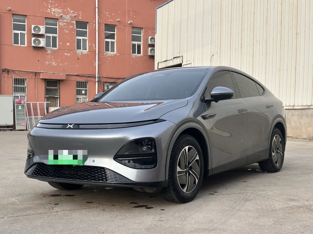 Xpeng G6  из Китая