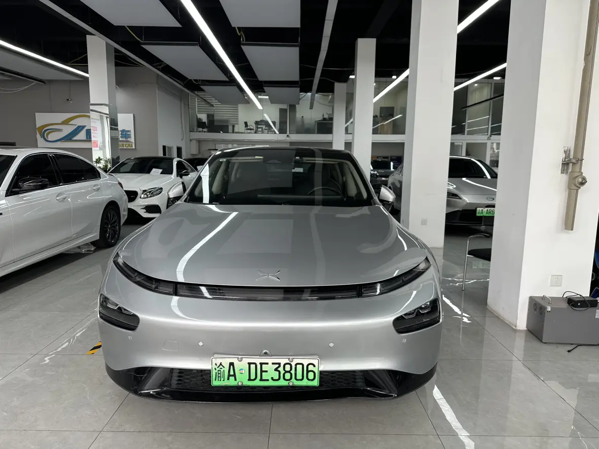 Xpeng P7  из Китая