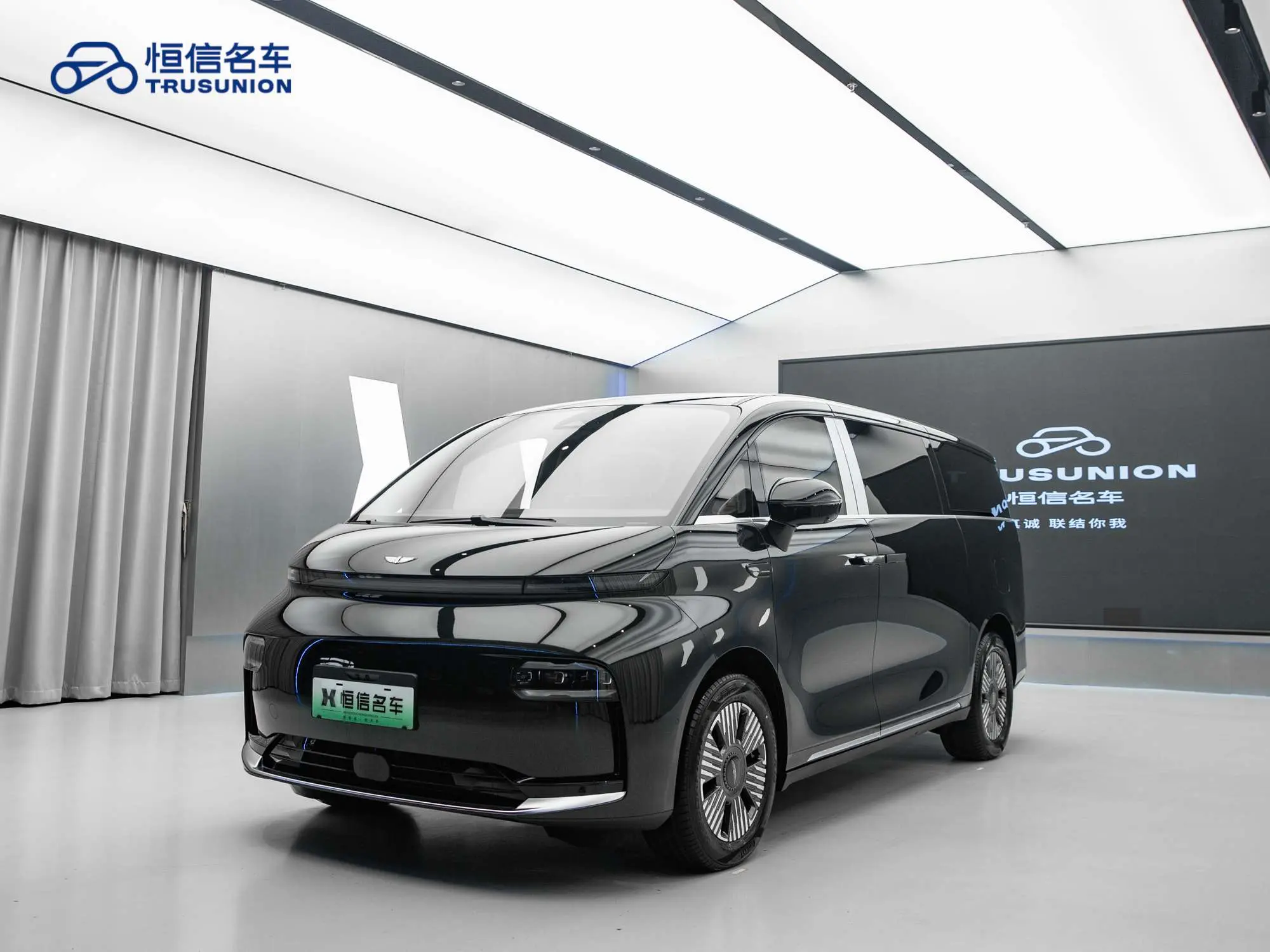 Geely Yizhen L380  из Китая