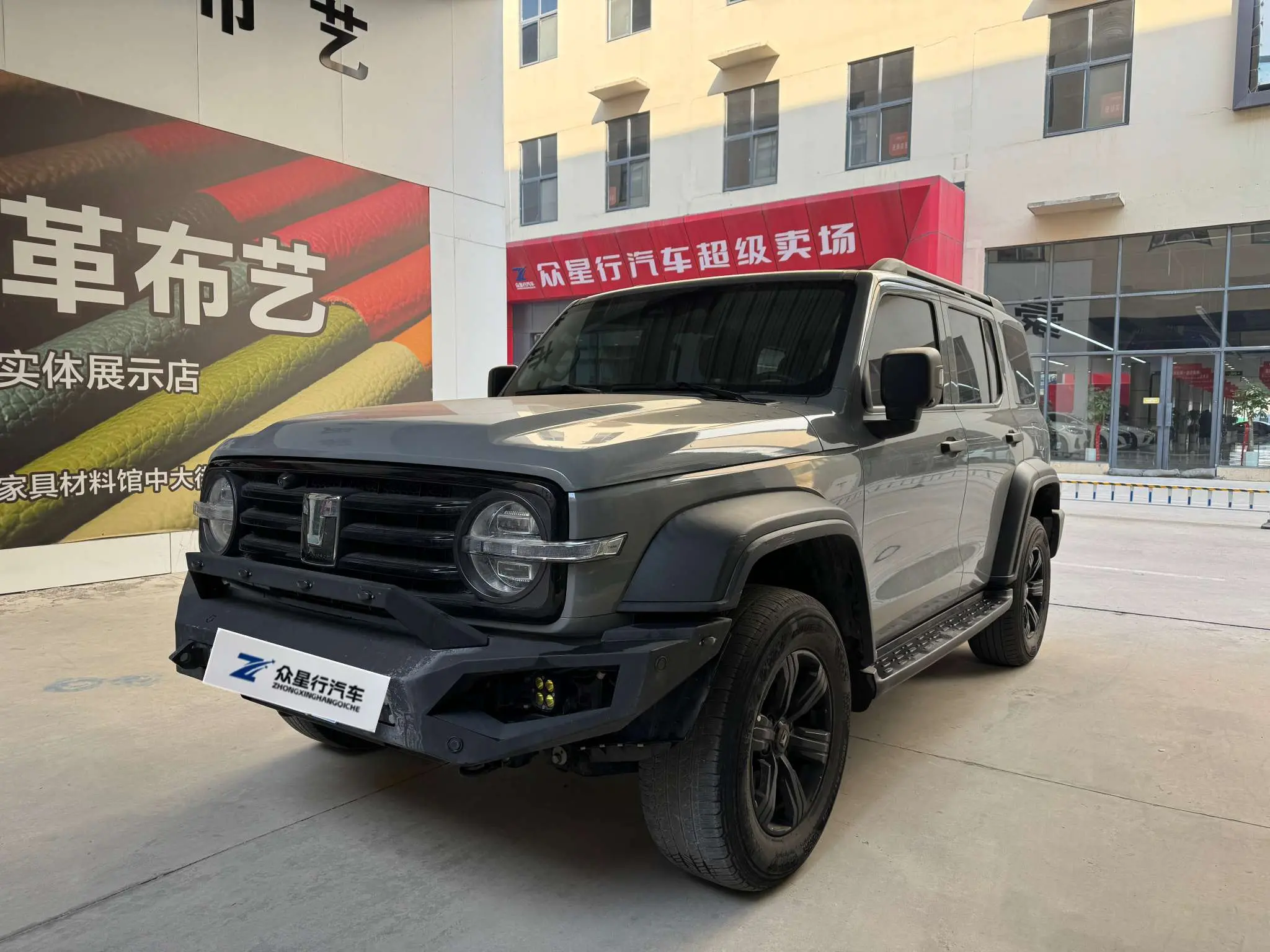 Tank 300  из Китая