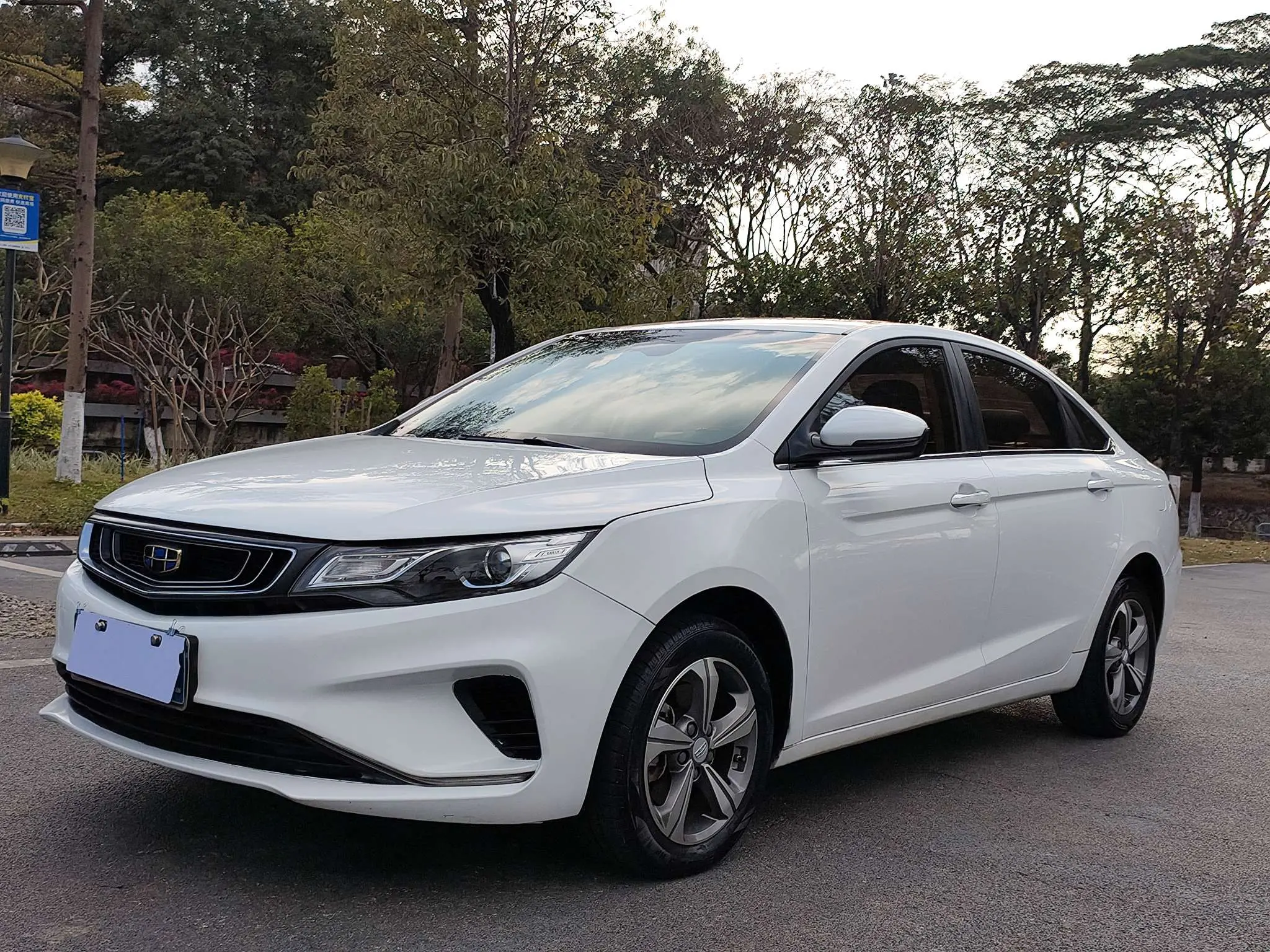 Geely Emgrand GL  из Китая