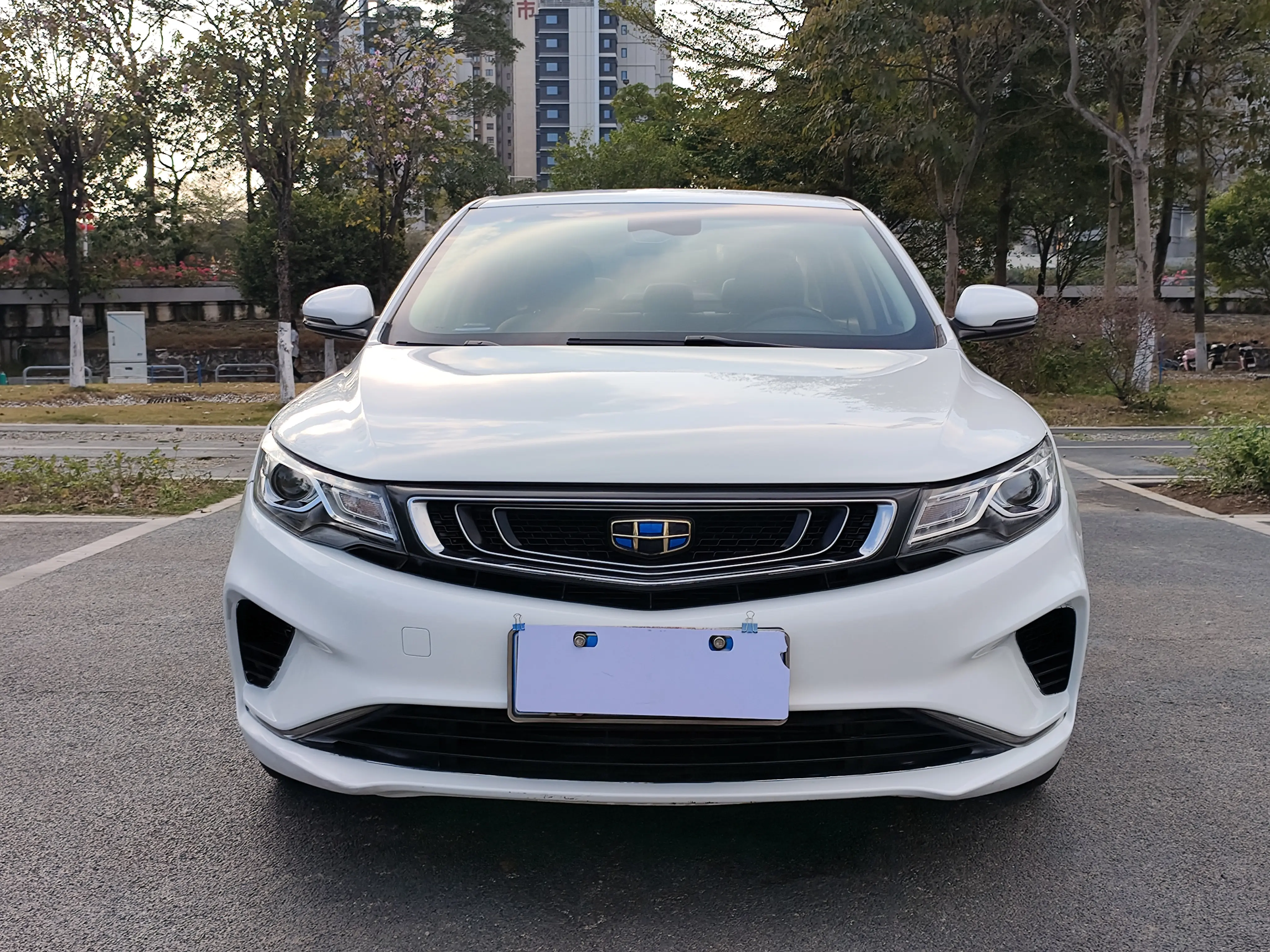 Geely Emgrand GL  из Китая