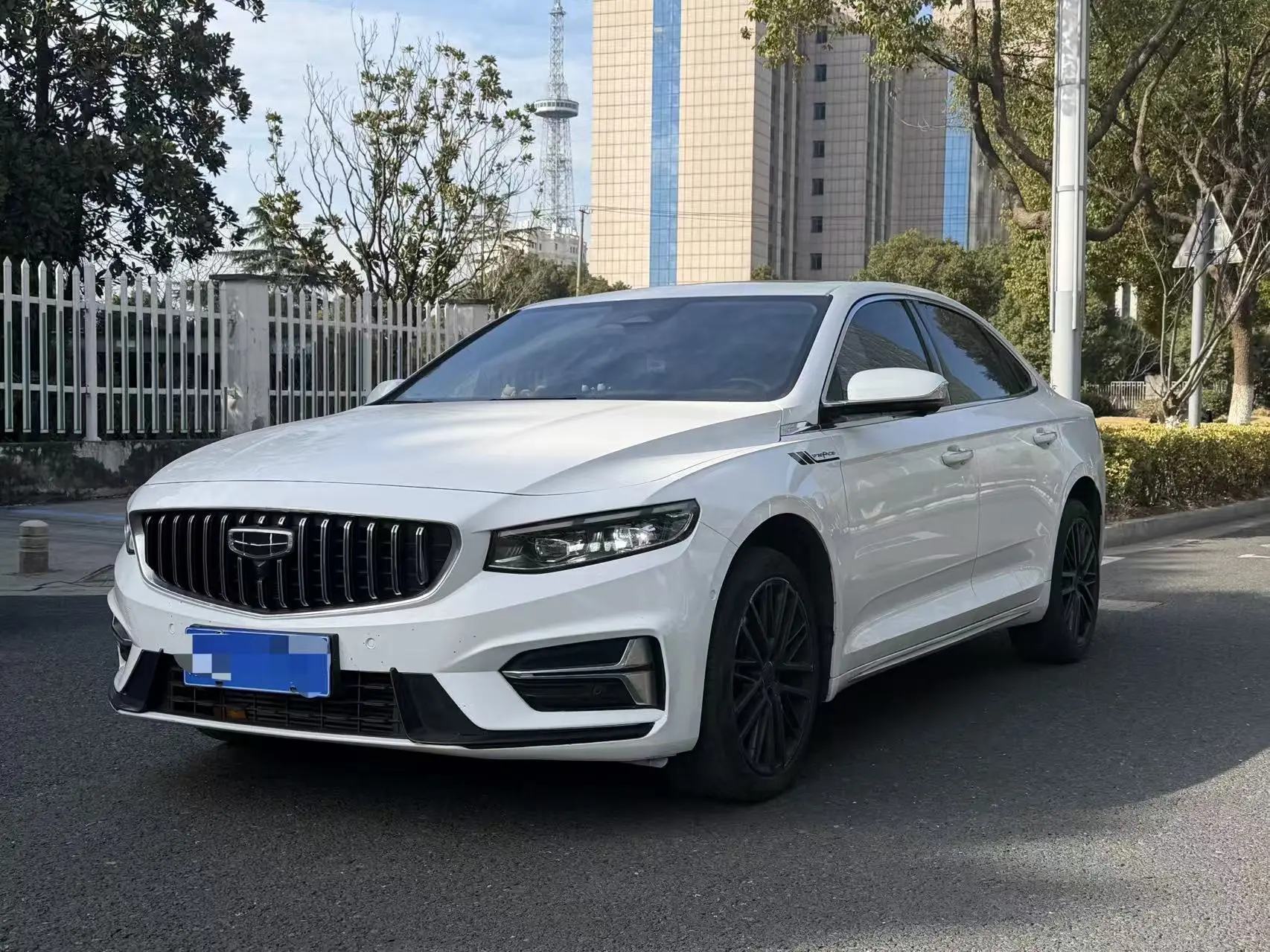 Geely Xing Rui  из Китая