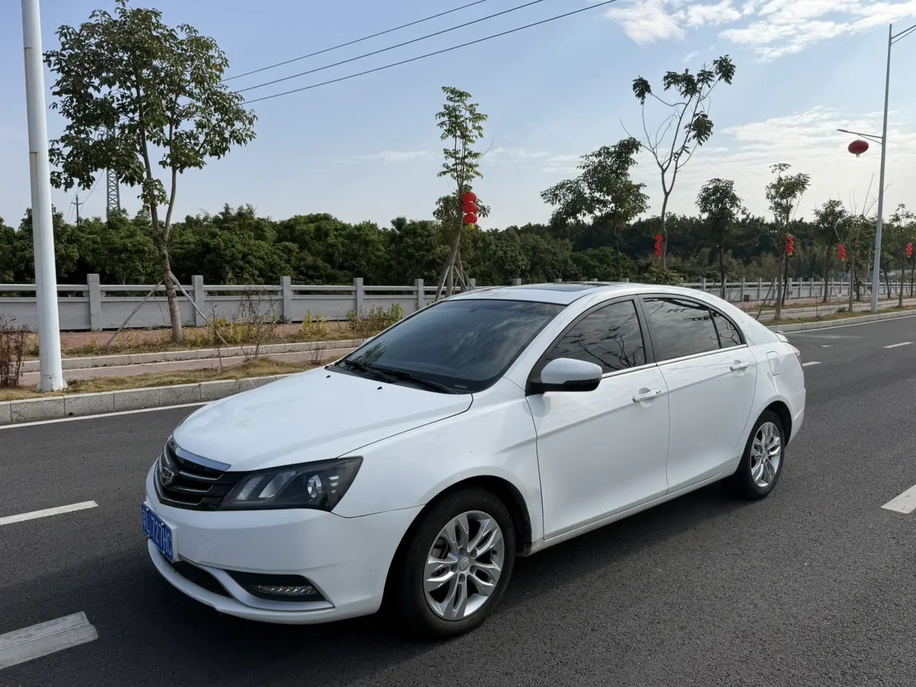 Geely Emgrand  из Китая