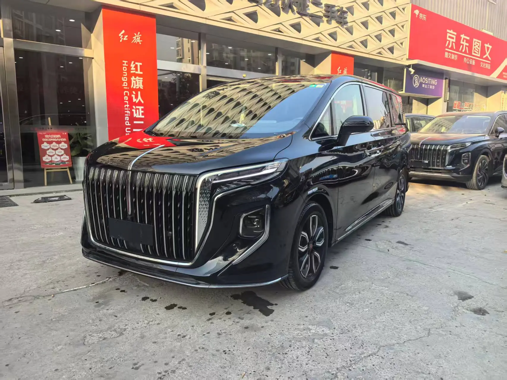 Hongqi HQ9  из Китая