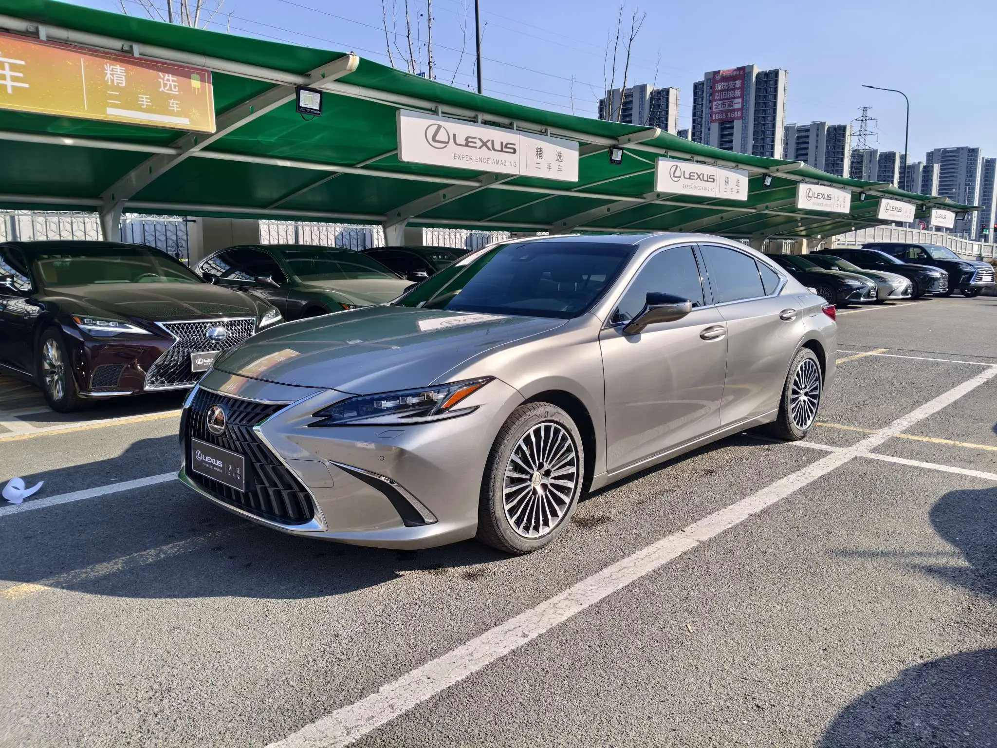 Lexus ES
