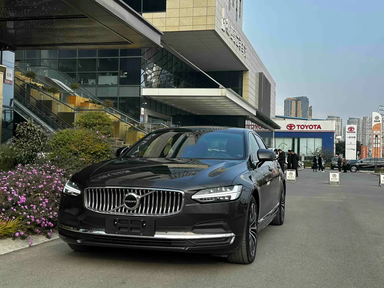 Volvo S90