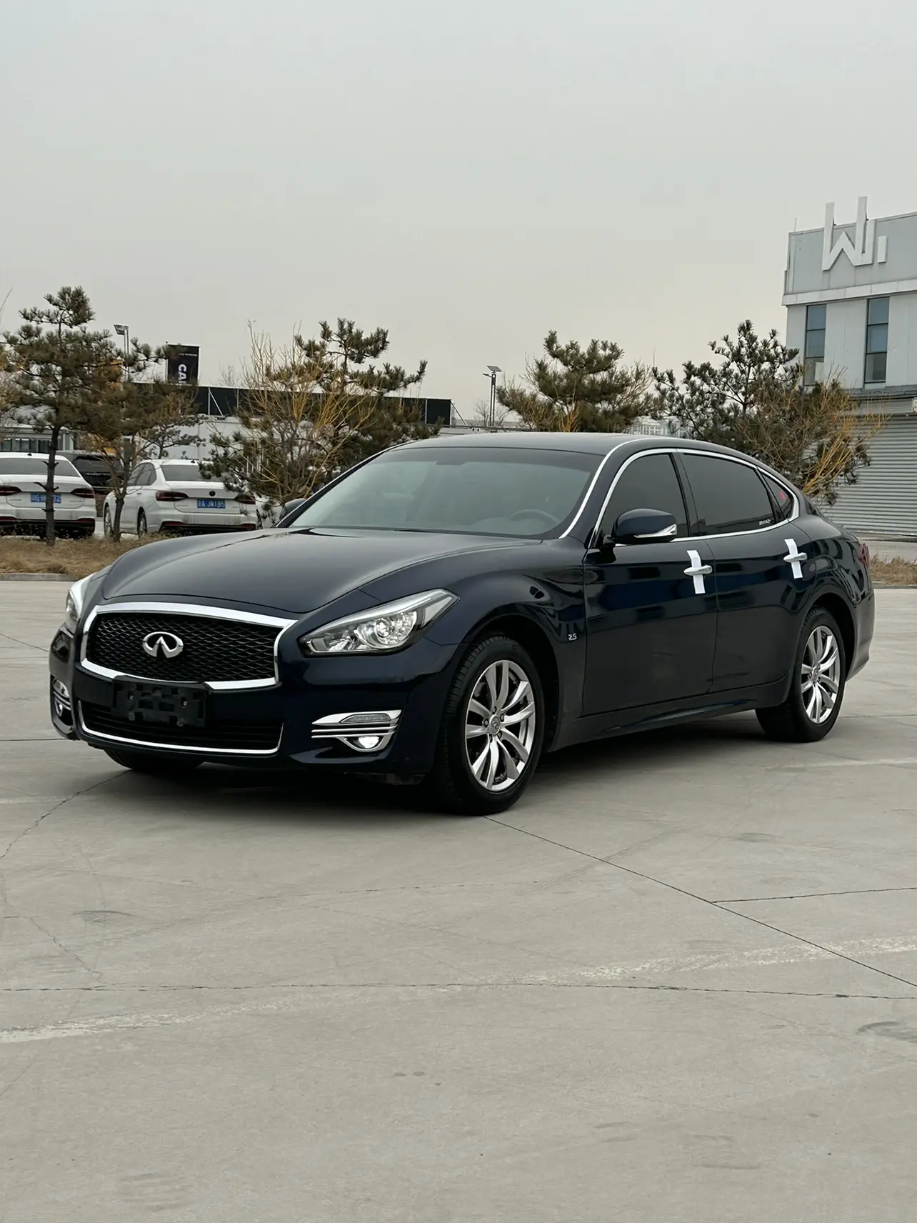 Infiniti Q70