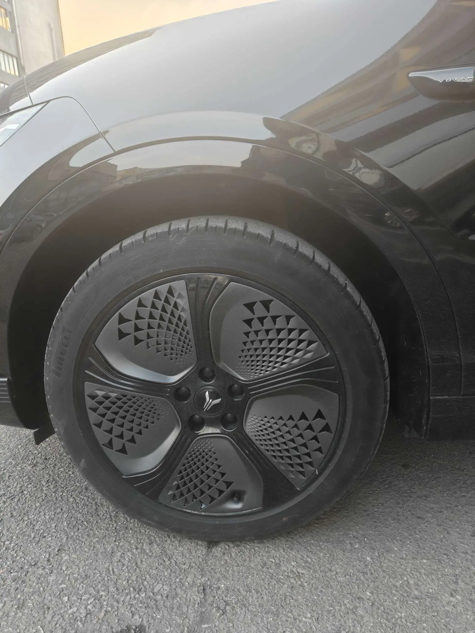 Voyah Courage  из Китая