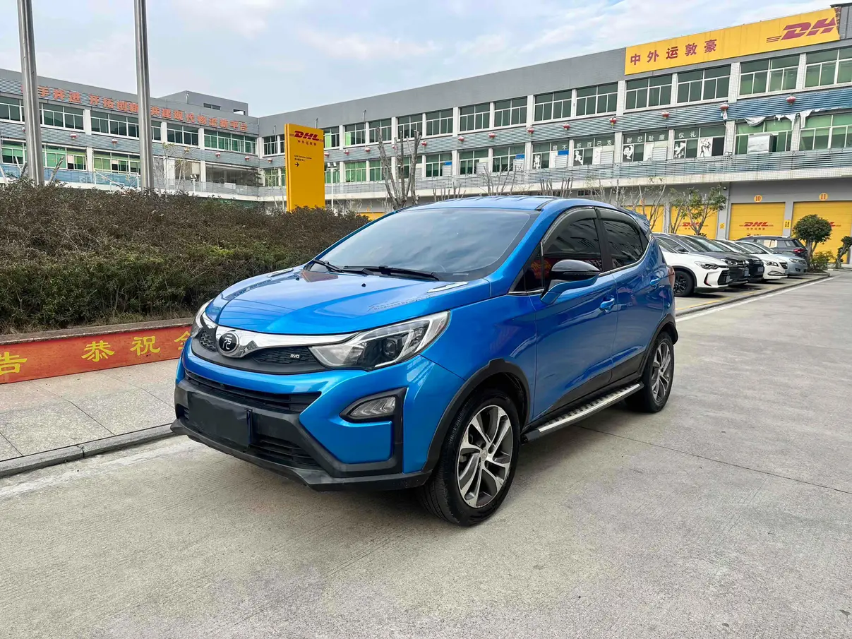 BYD Yuan  из Китая