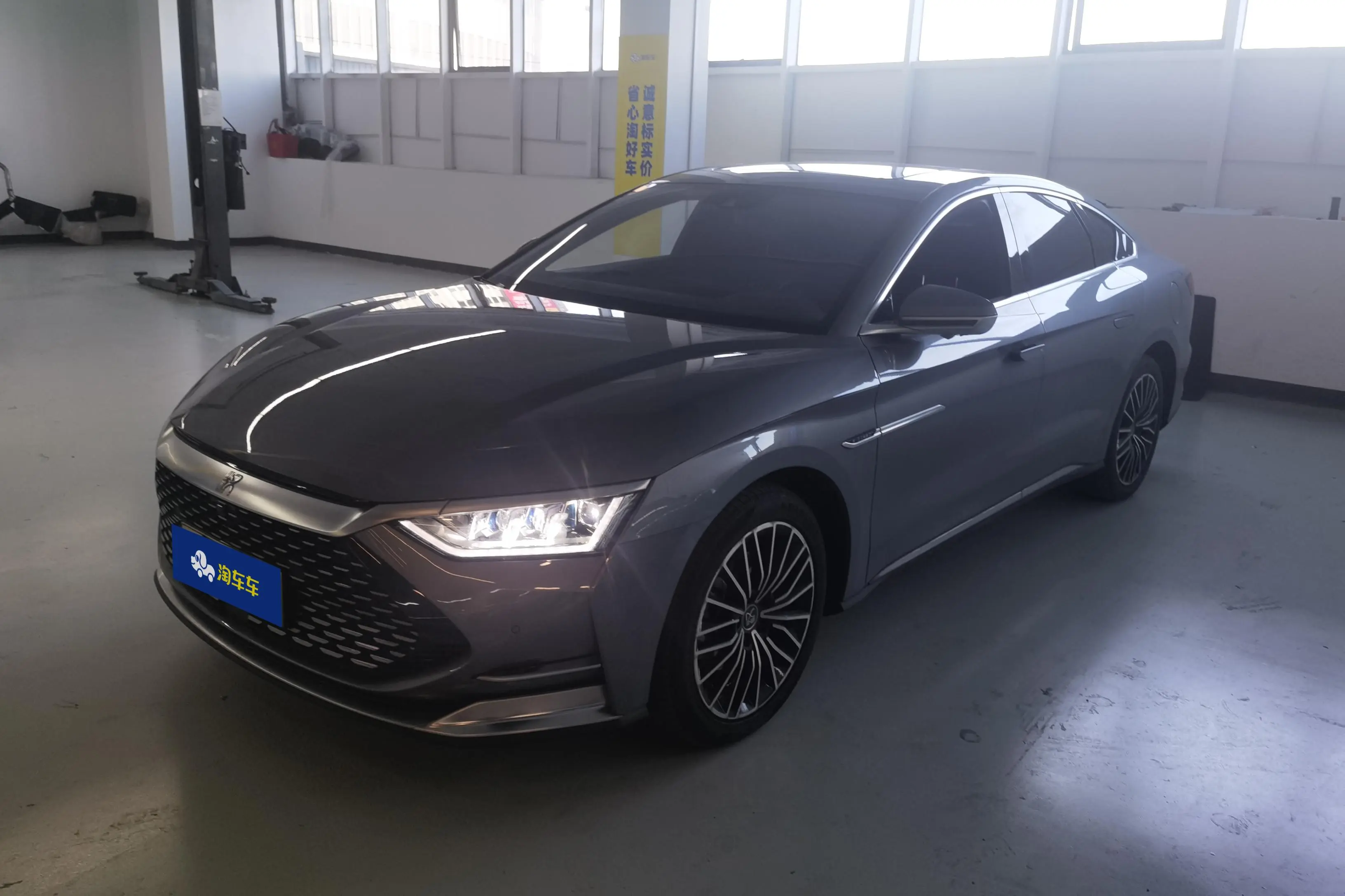 BYD HAN DM  из Китая