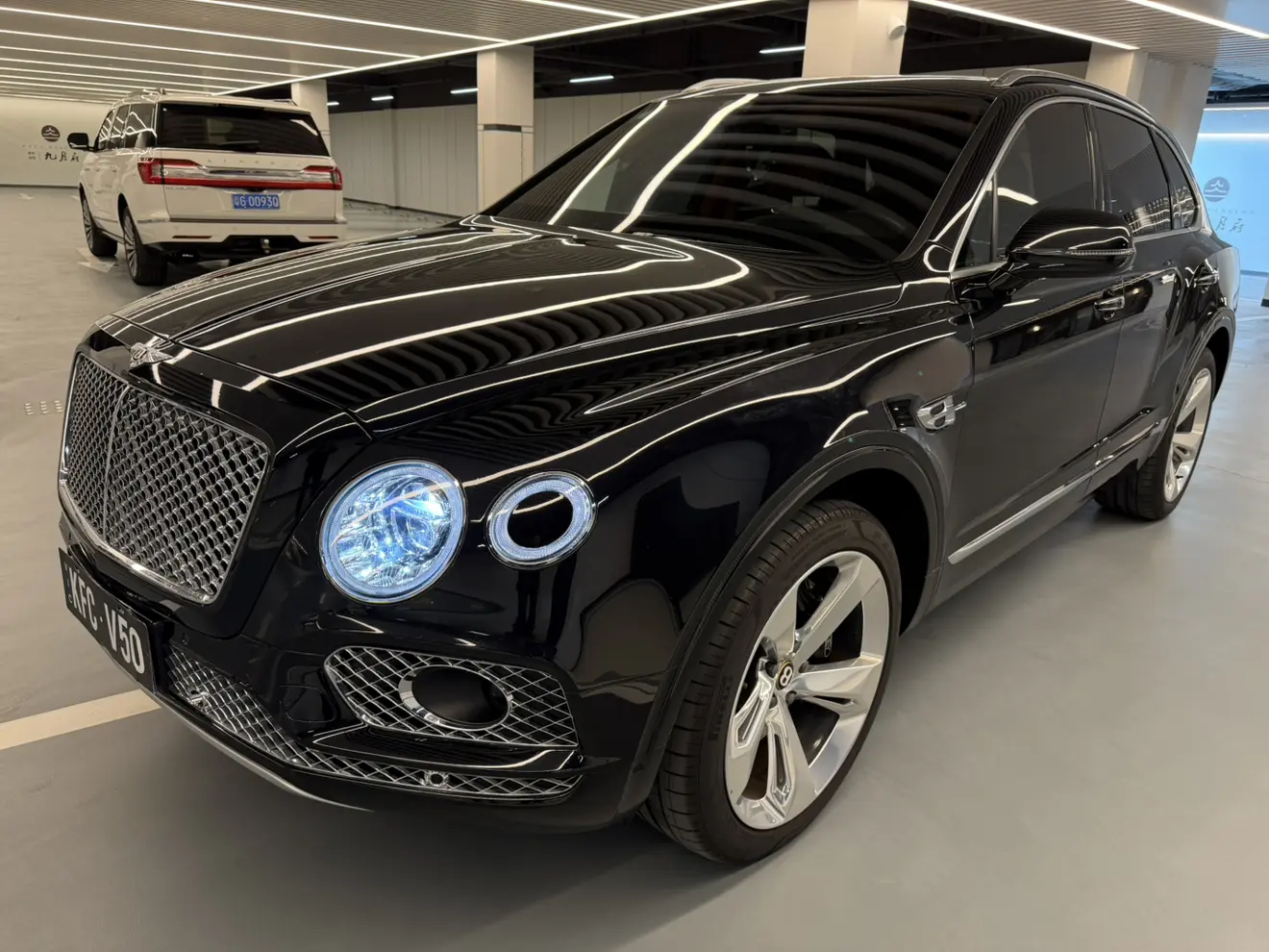 Bentley Bentayga  из Китая
