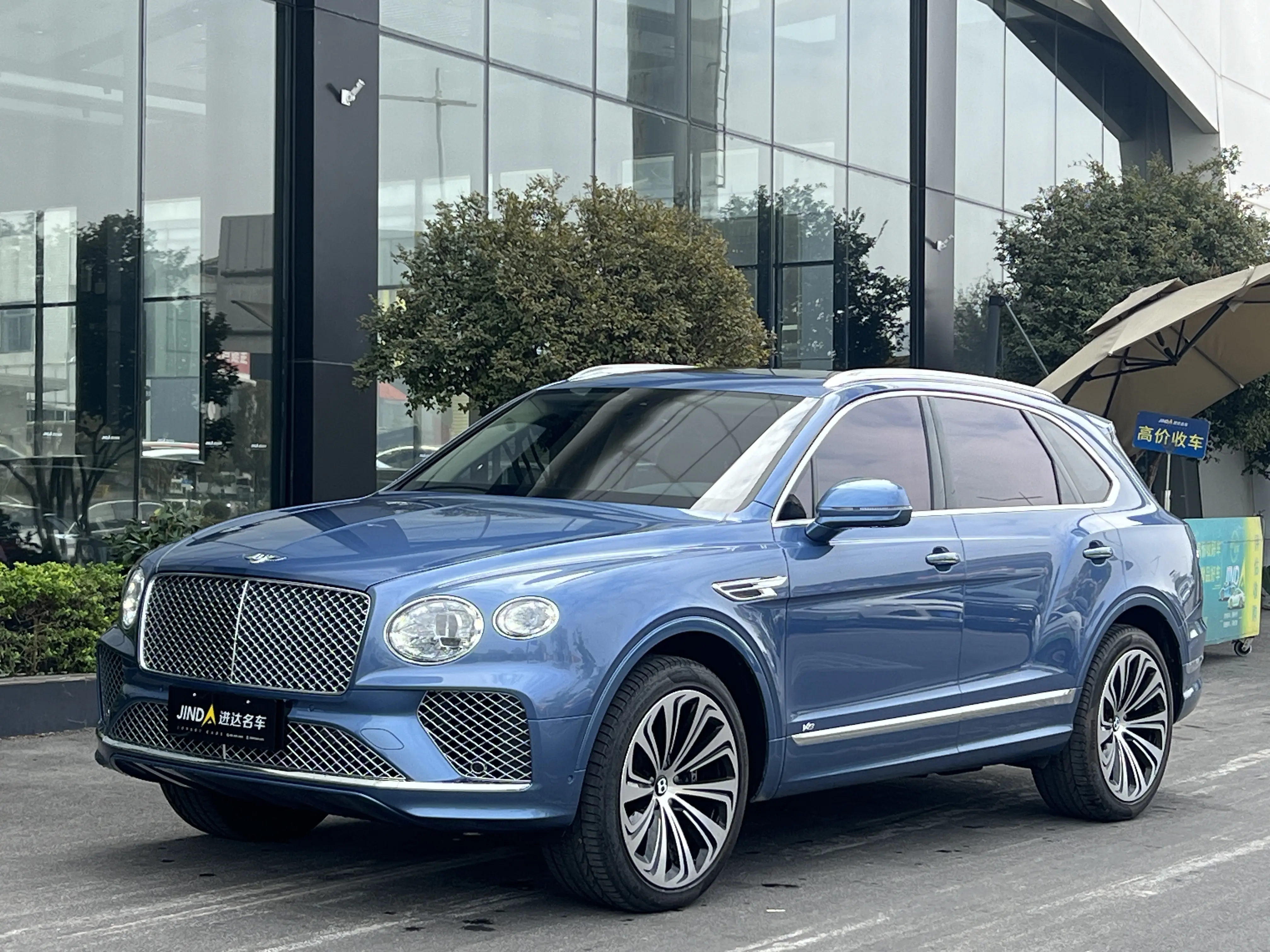 Bentley Bentayga  из Китая