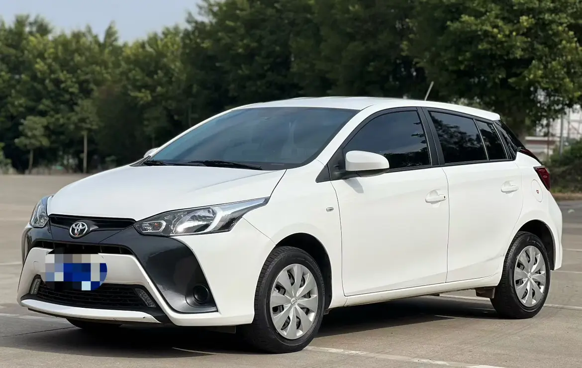 Toyota Yaris L  из Китая