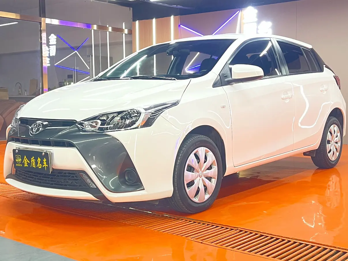 Toyota Yaris L  из Китая