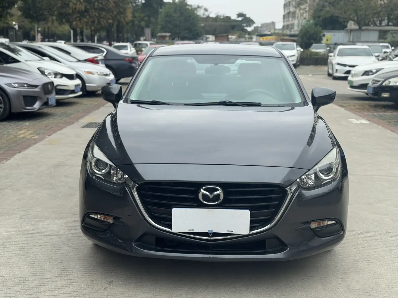 Mazda Axela (Mazda3)  из Китая