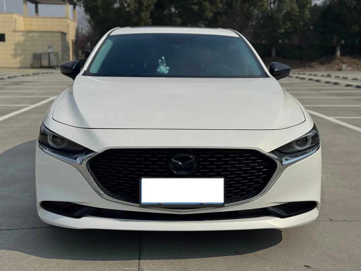 Mazda Axela (Mazda3)  из Китая
