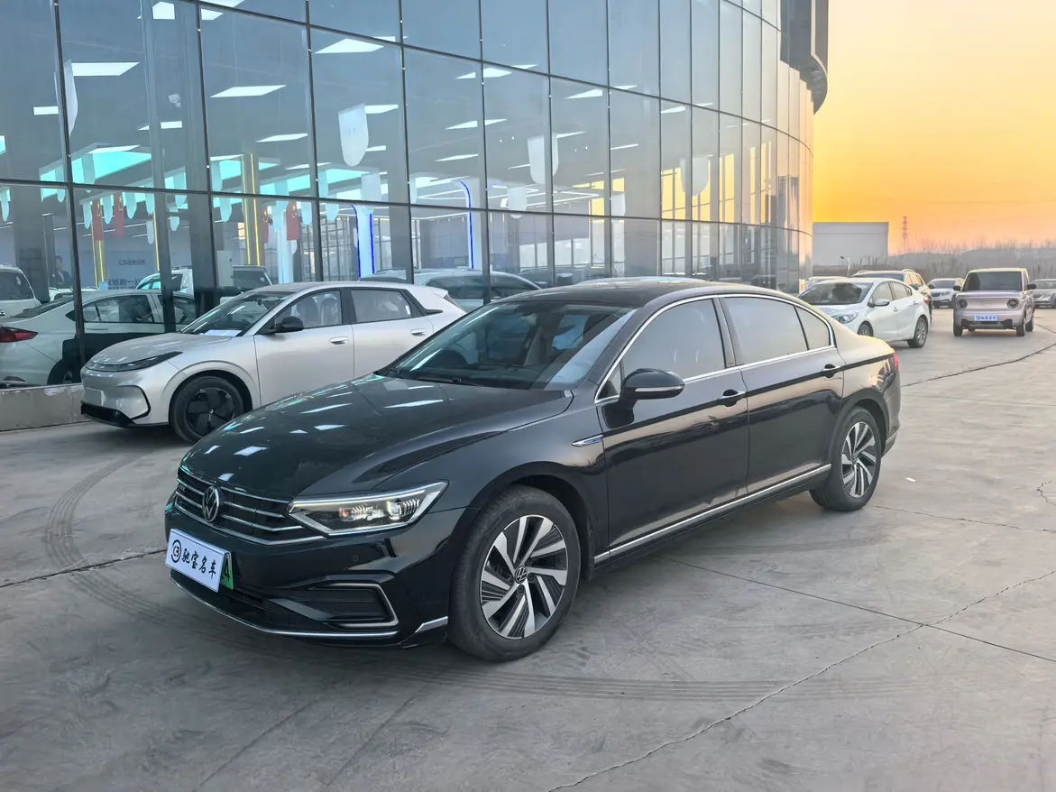 Volkswagen Magotan PHEV  из Китая