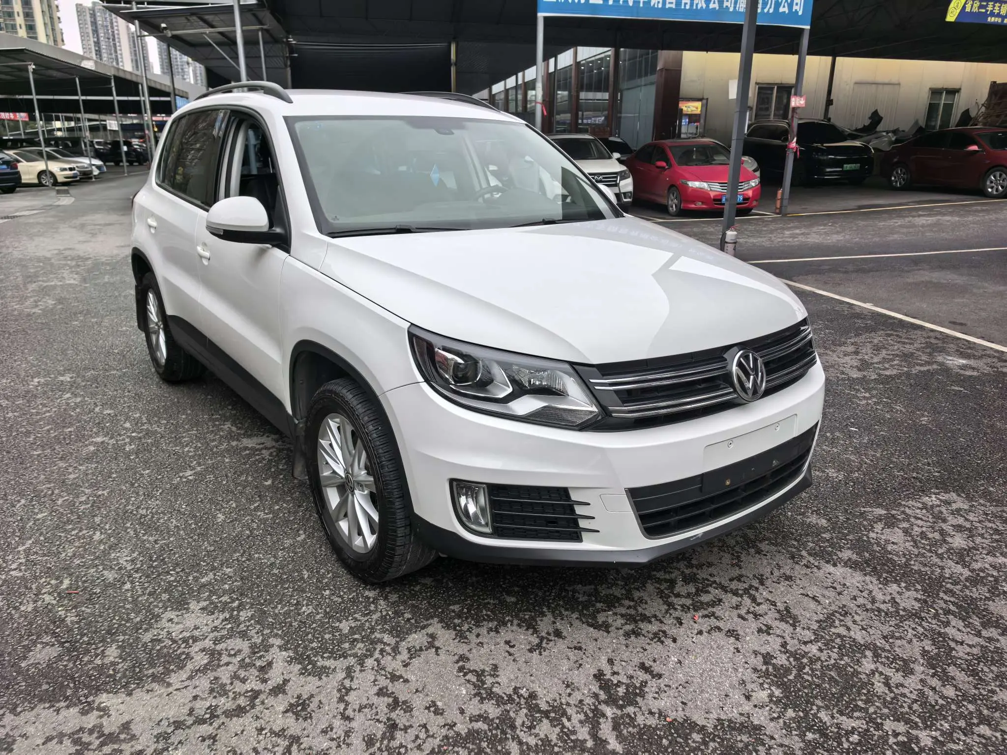 Volkswagen Tiguan (Tharu)  из Китая