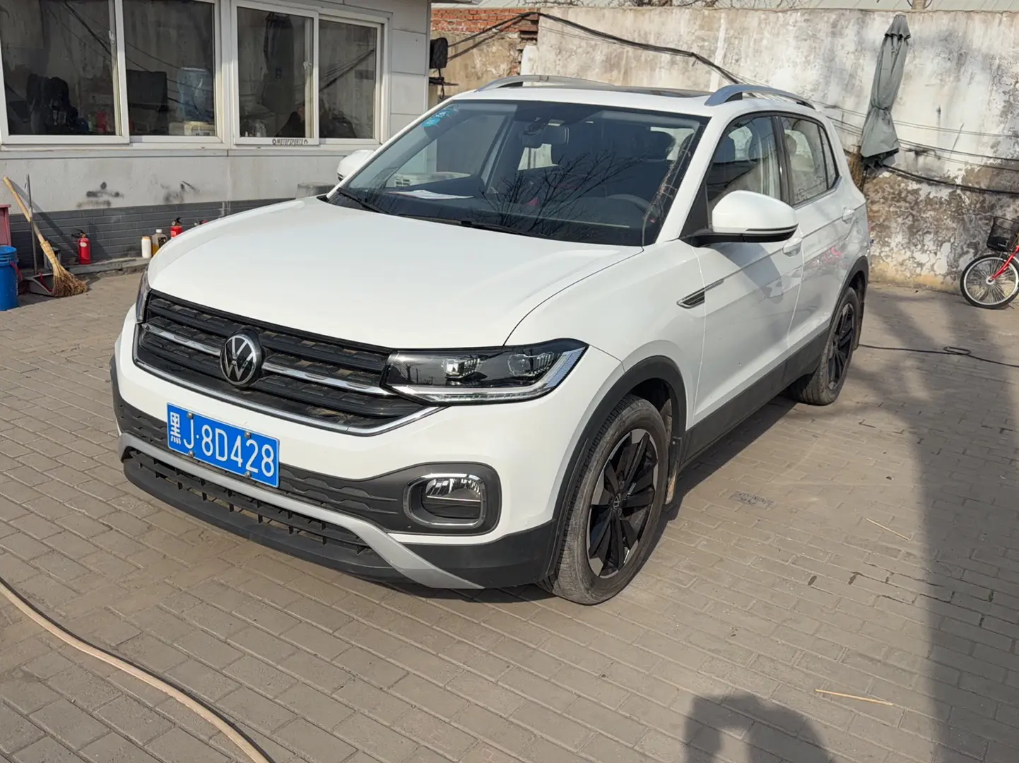 Volkswagen Explore the shadows  из Китая