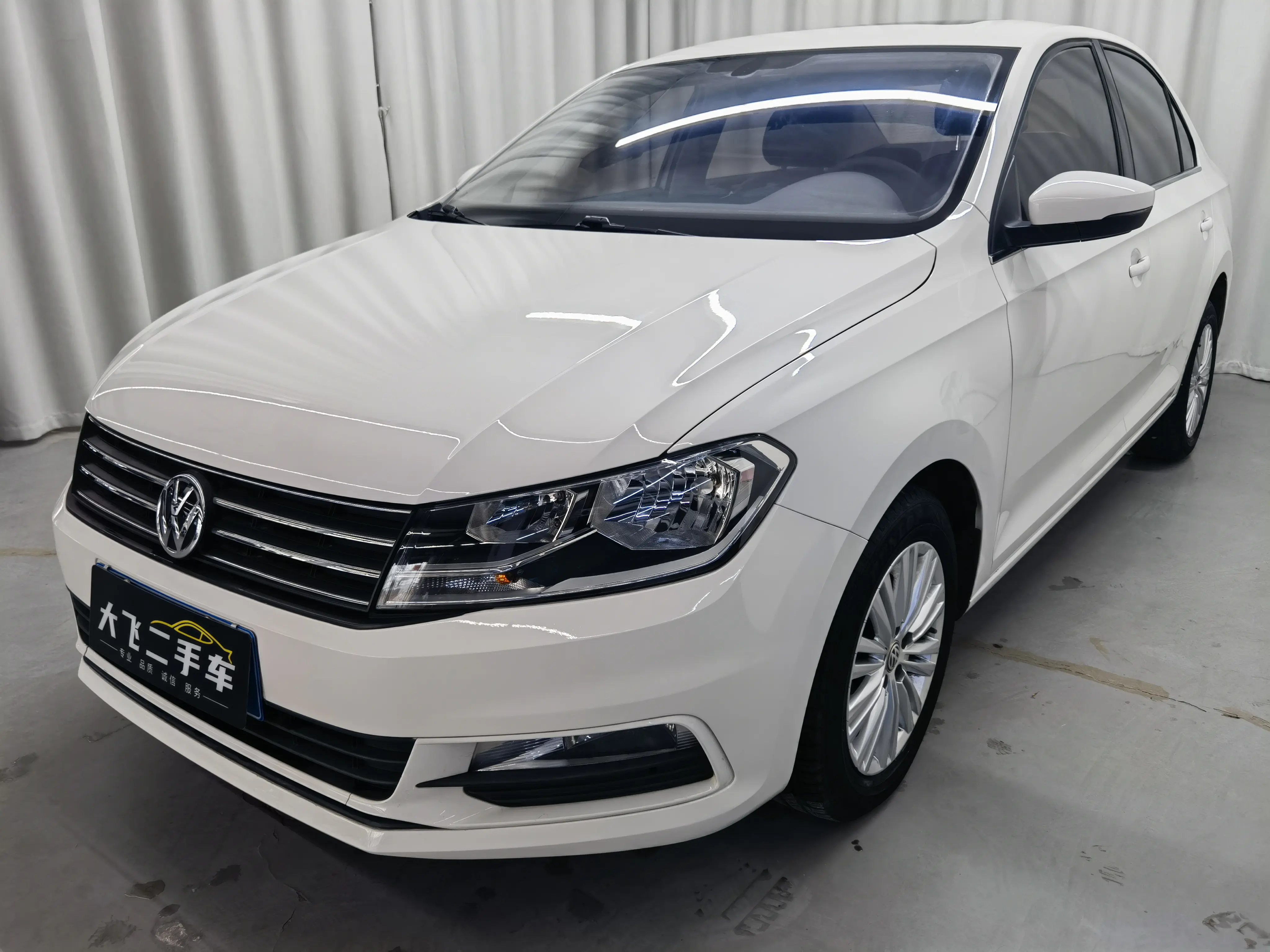 Volkswagen Santana  из Китая