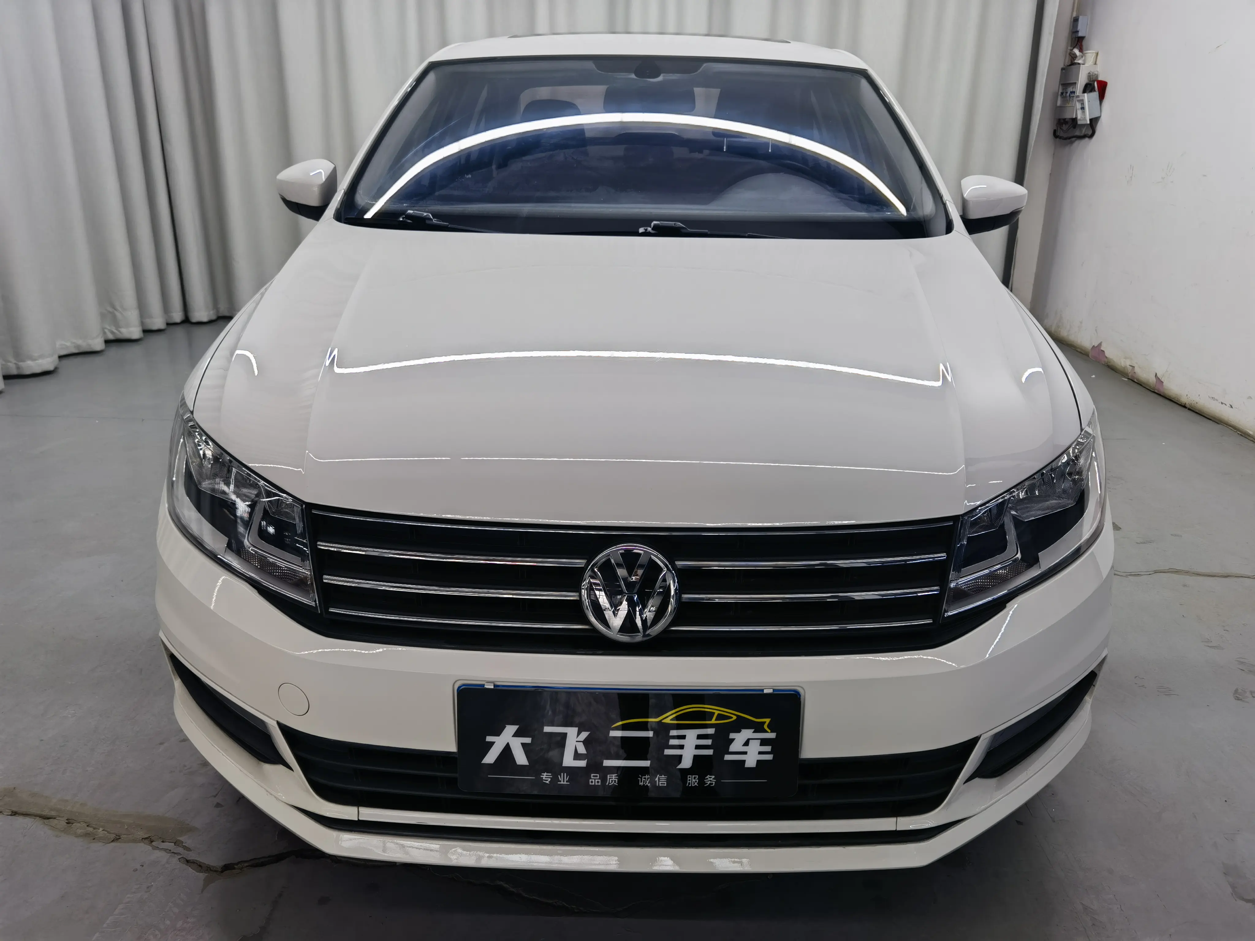 Volkswagen Santana  из Китая