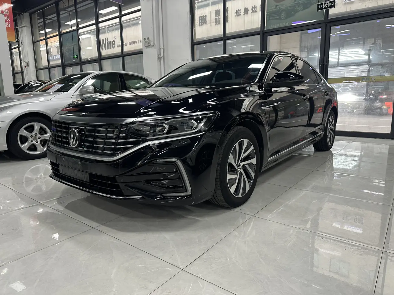 Volkswagen Passat PHEV  из Китая